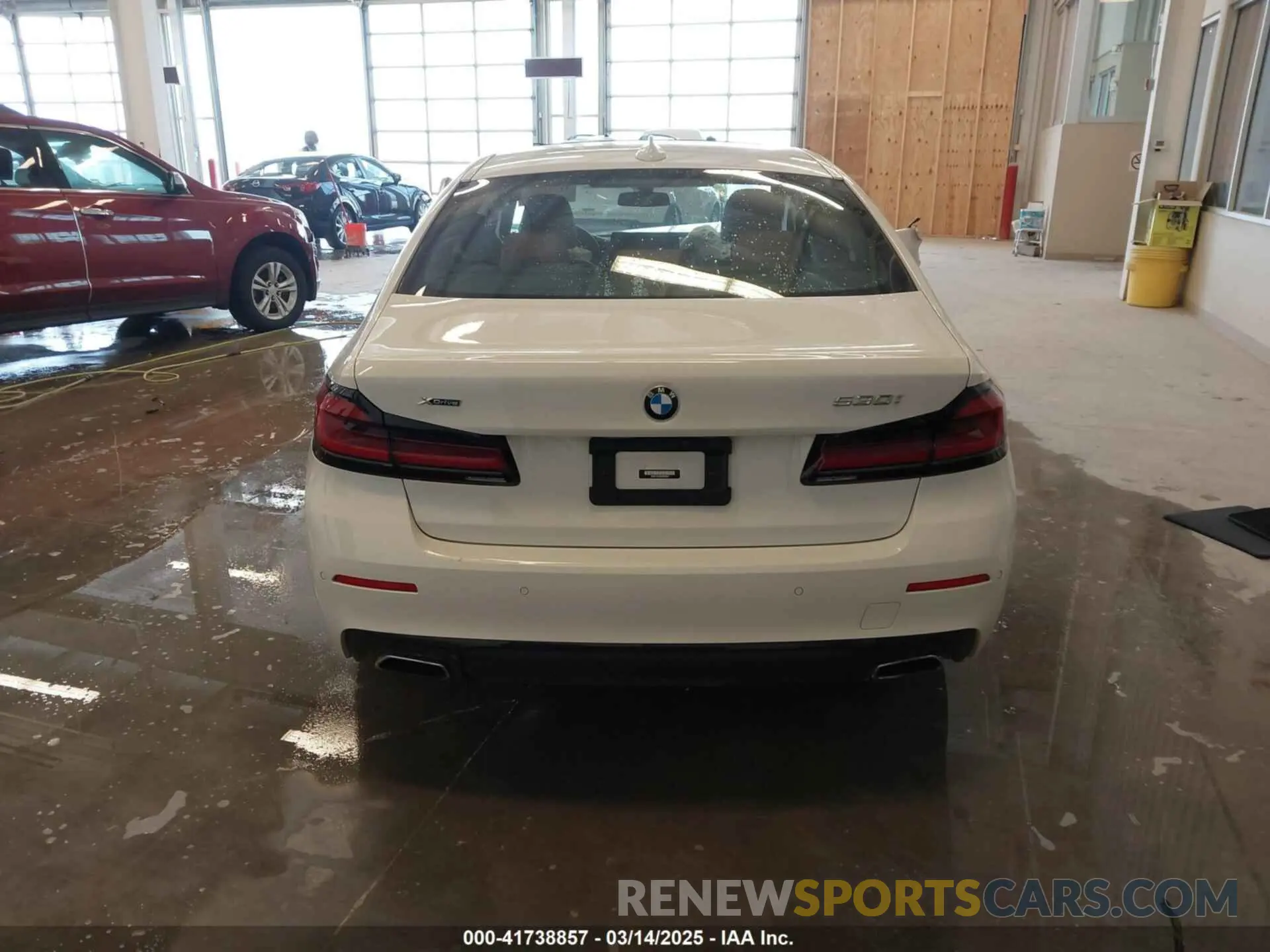 17 Photograph of a damaged car WBA13BJ05NWX59007 BMW 530 2022