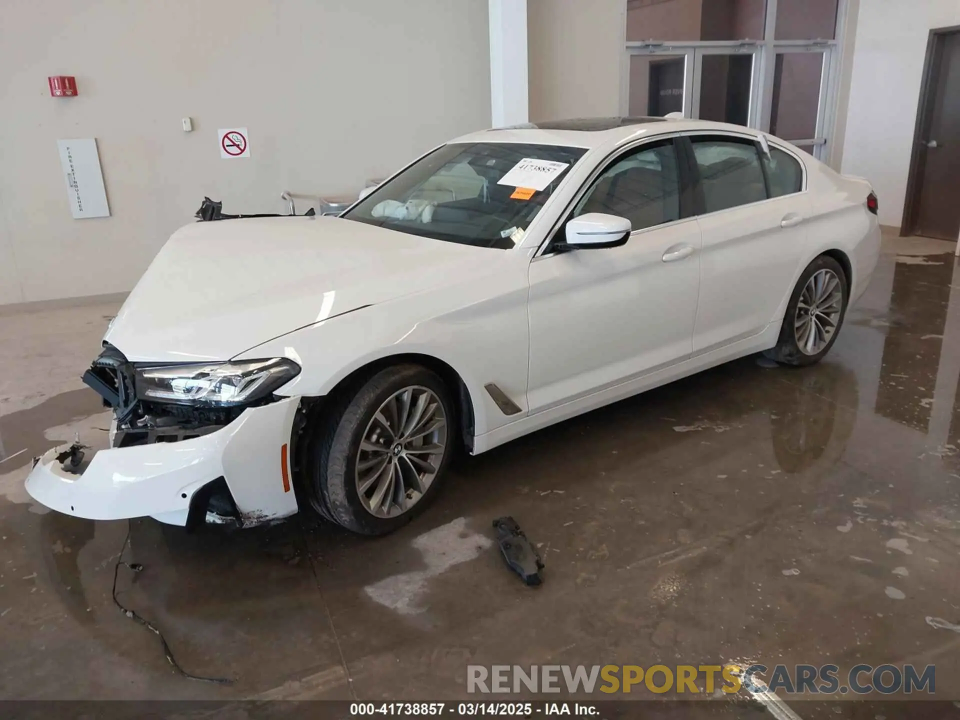 2 Photograph of a damaged car WBA13BJ05NWX59007 BMW 530 2022
