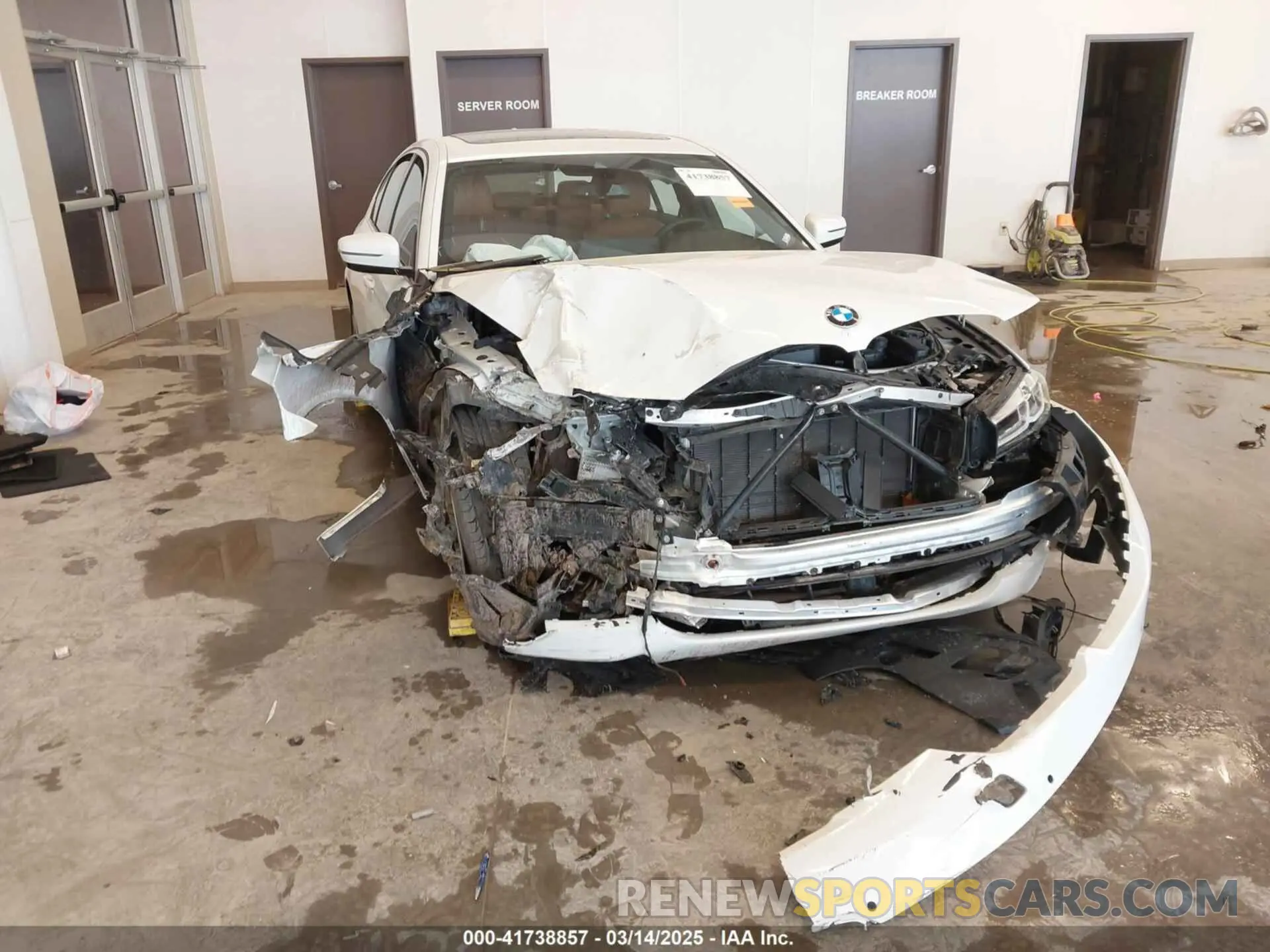 6 Photograph of a damaged car WBA13BJ05NWX59007 BMW 530 2022