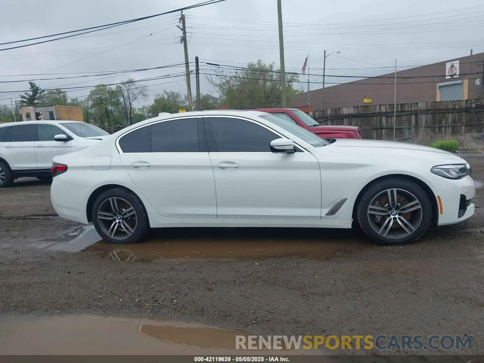 13 Photograph of a damaged car WBA13BJ08NWX55081 BMW 530 2022