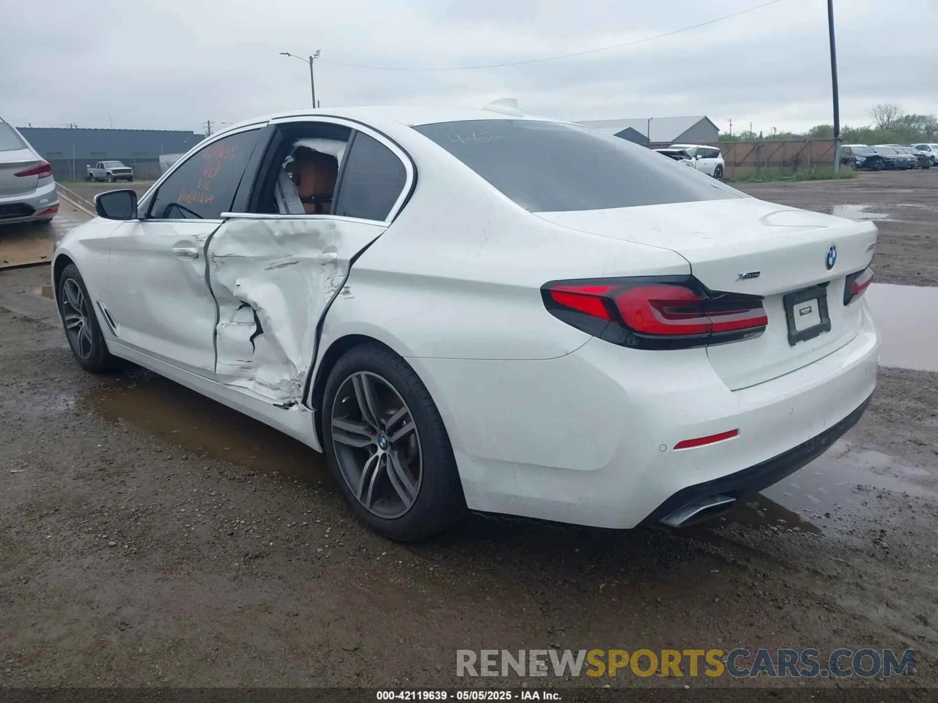 3 Photograph of a damaged car WBA13BJ08NWX55081 BMW 530 2022