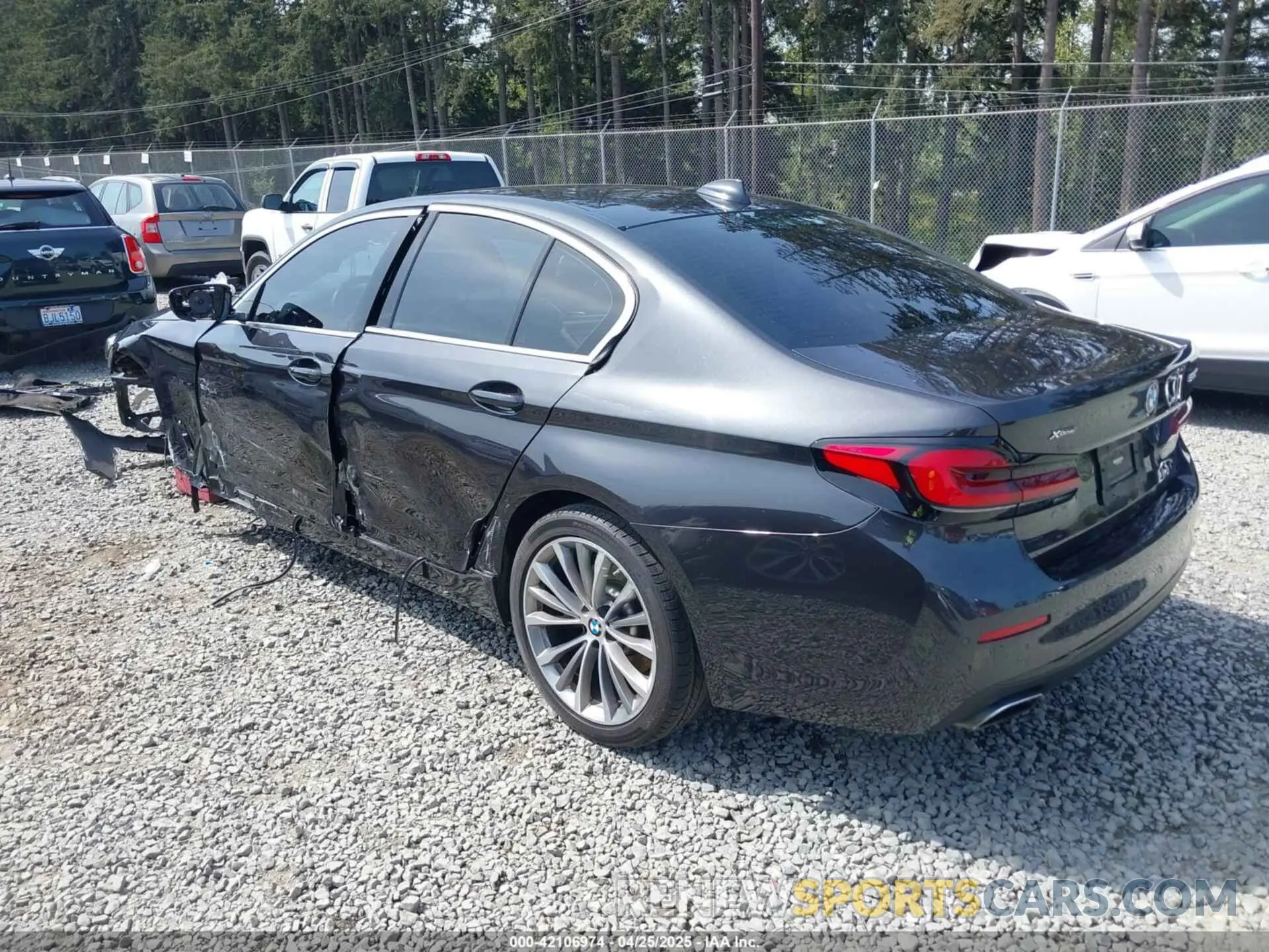 3 Photograph of a damaged car WBA13BJ09NWX51234 BMW 530 2022