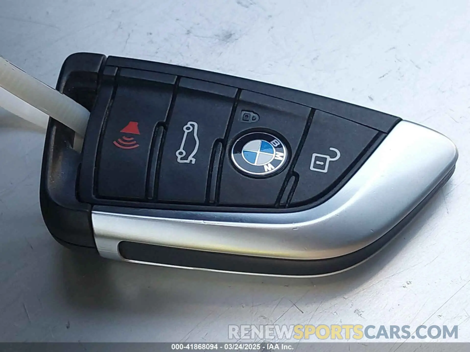 11 Photograph of a damaged car WBA53BH00NWX85098 BMW 530 2022