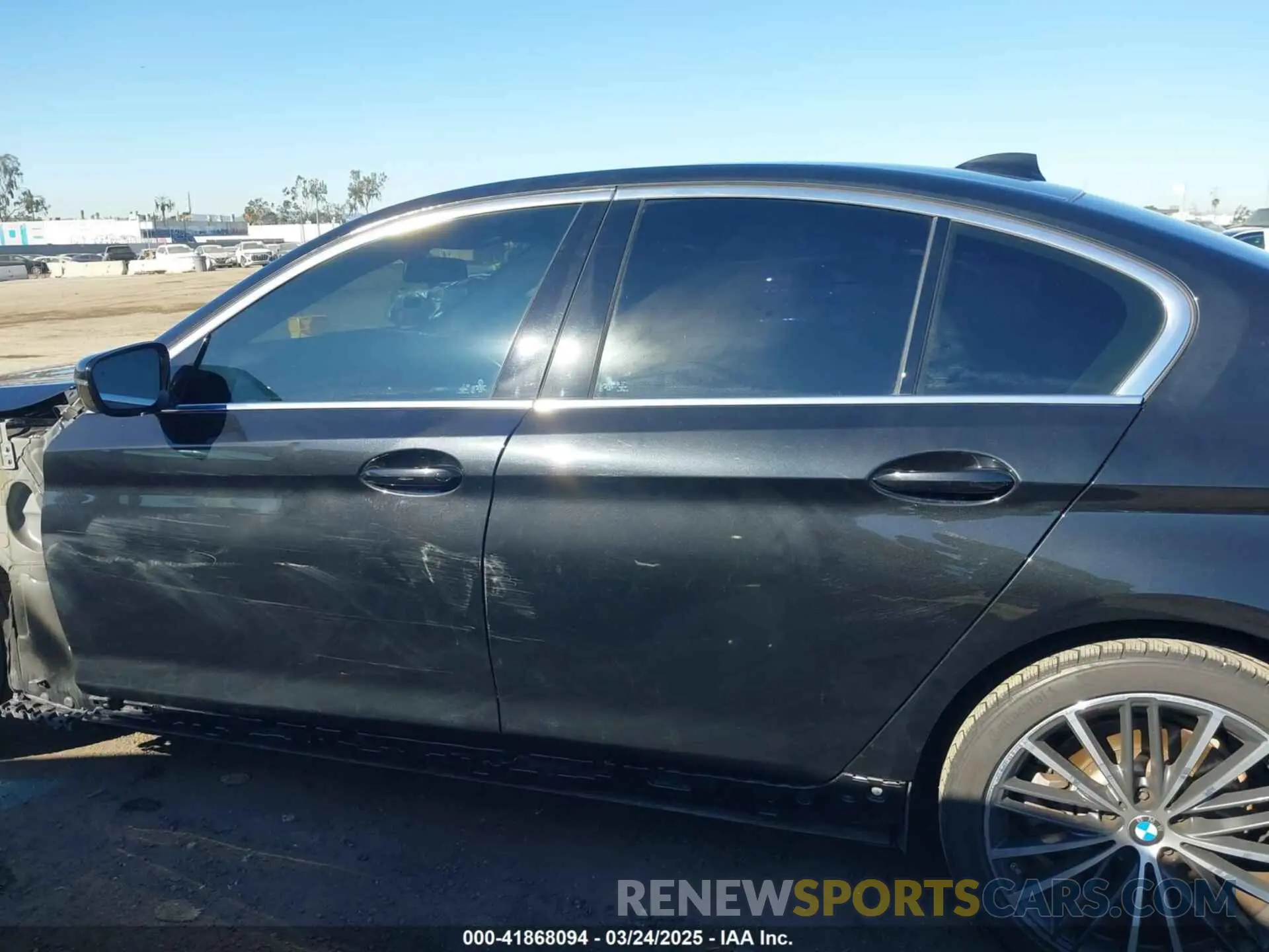 15 Photograph of a damaged car WBA53BH00NWX85098 BMW 530 2022