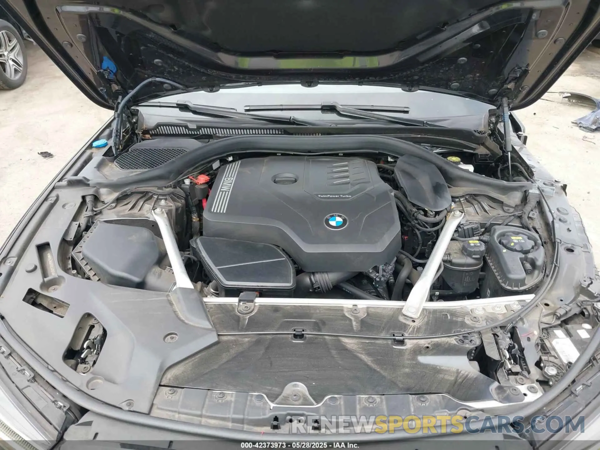 10 Photograph of a damaged car WBA53BH07NCL07925 BMW 530 2022