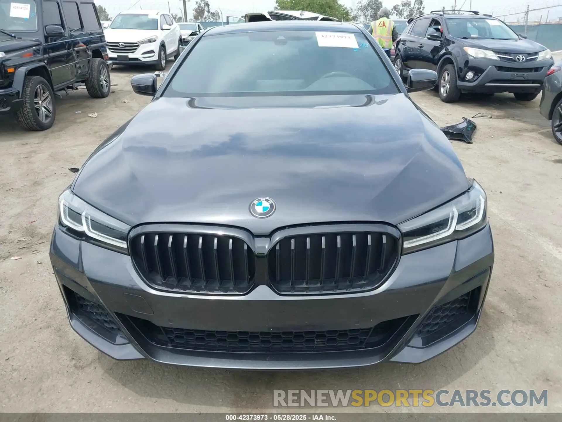 13 Photograph of a damaged car WBA53BH07NCL07925 BMW 530 2022