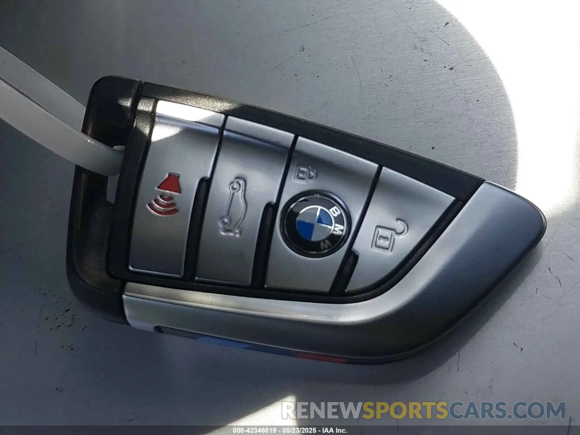 11 Photograph of a damaged car WBA53BH09NWX79252 BMW 530 2022