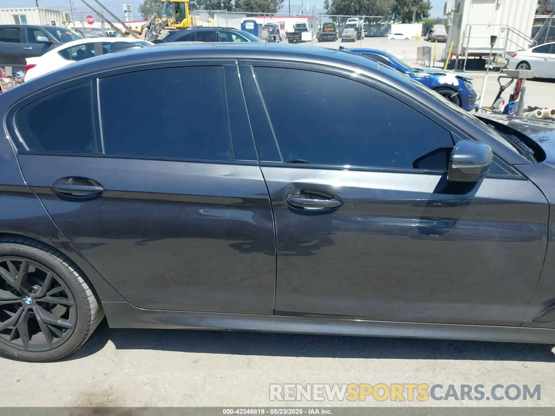 13 Photograph of a damaged car WBA53BH09NWX79252 BMW 530 2022