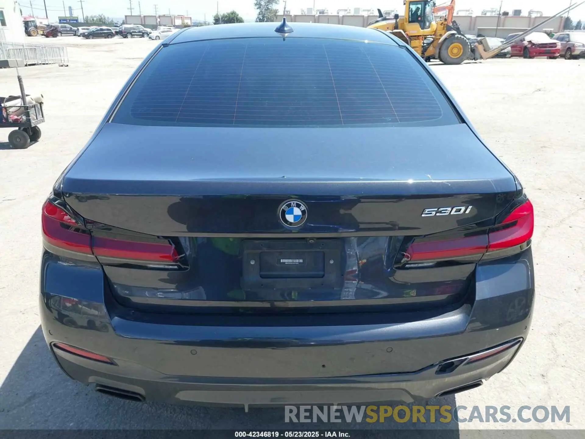 16 Photograph of a damaged car WBA53BH09NWX79252 BMW 530 2022