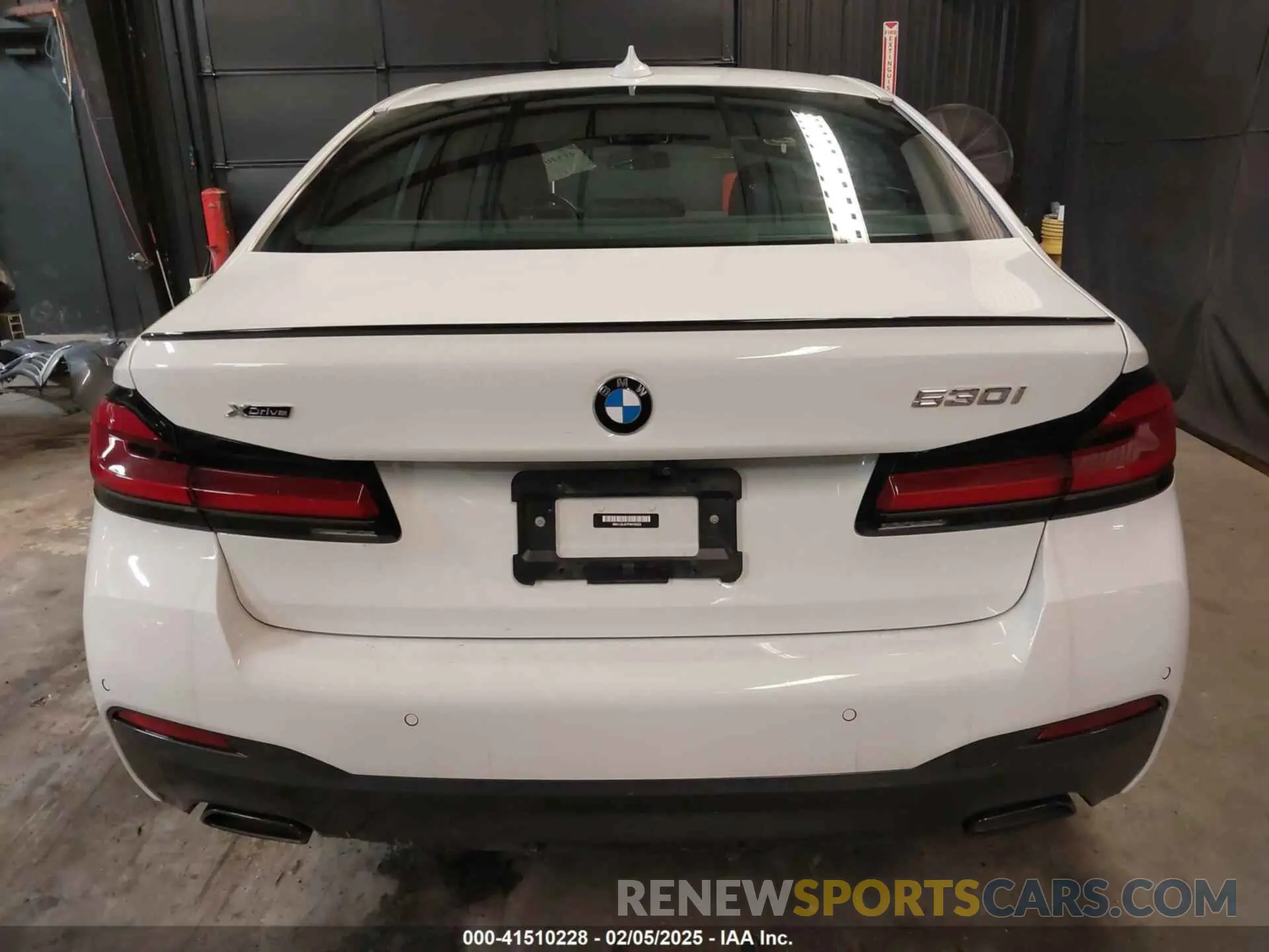 17 Photograph of a damaged car WBA13BJ07PWY05259 BMW 530 2023