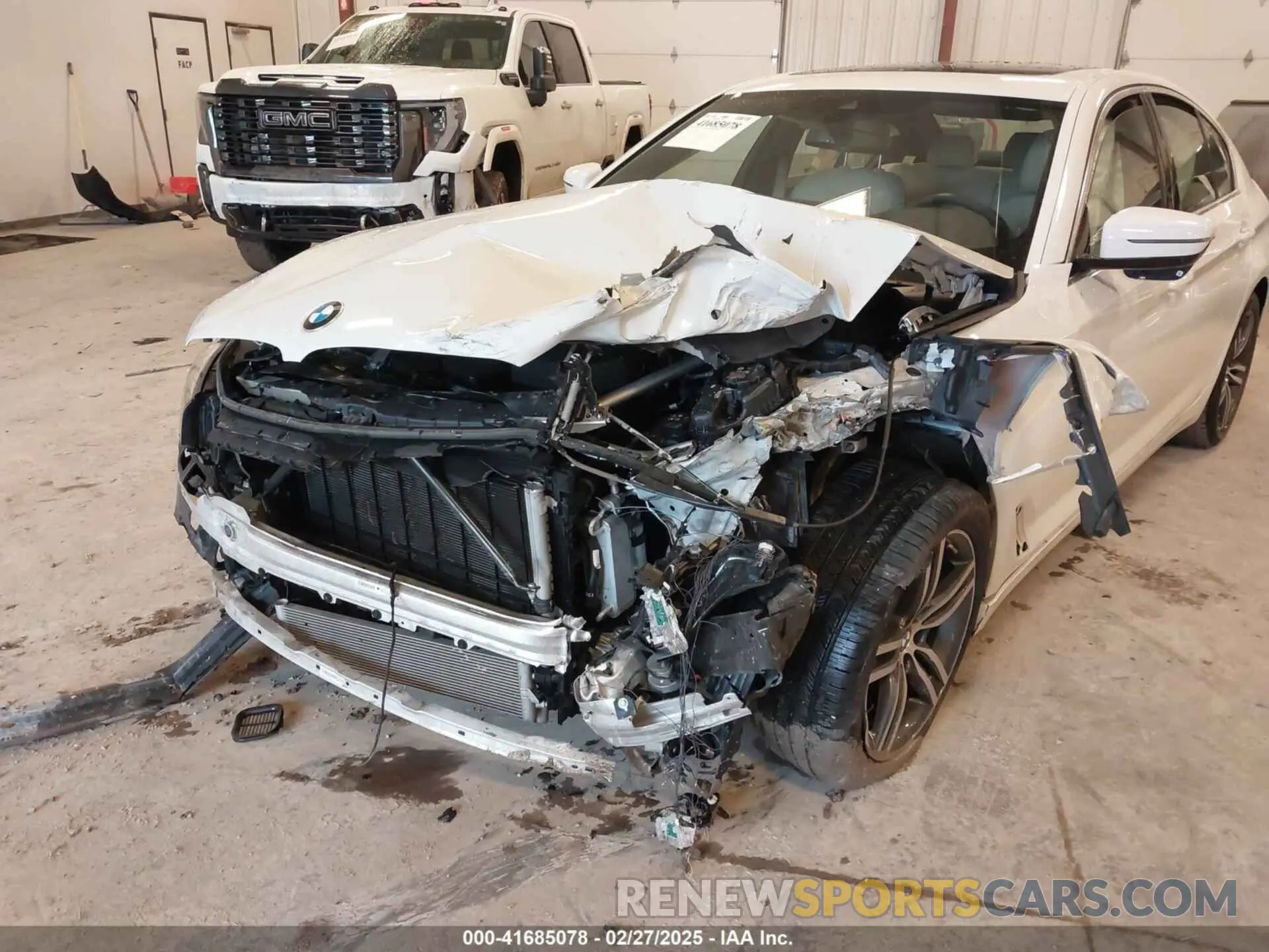 6 Photograph of a damaged car WBA13BJ07PWY20084 BMW 530 2023