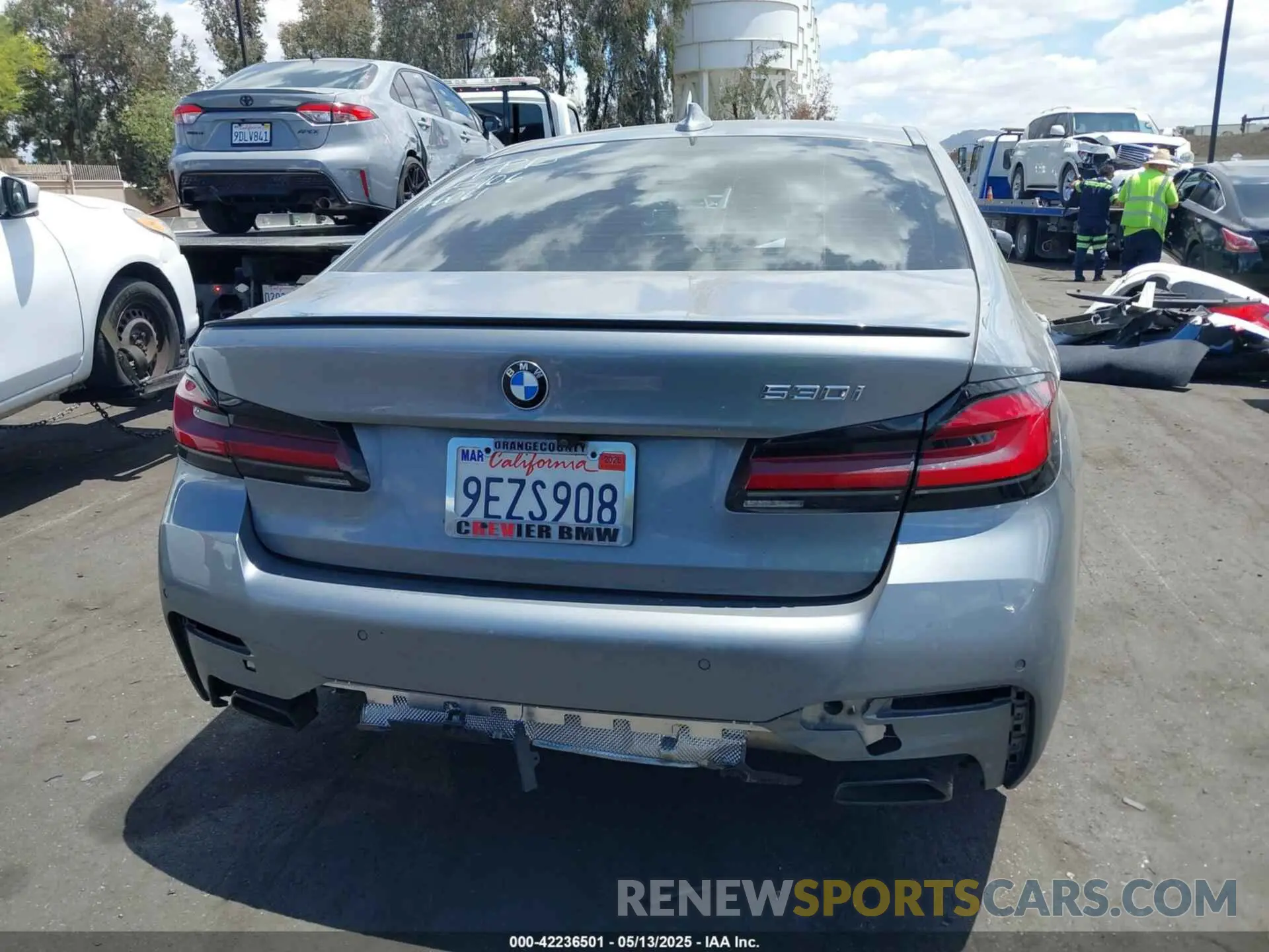 17 Photograph of a damaged car WBA53BH03PWY06061 BMW 530 2023