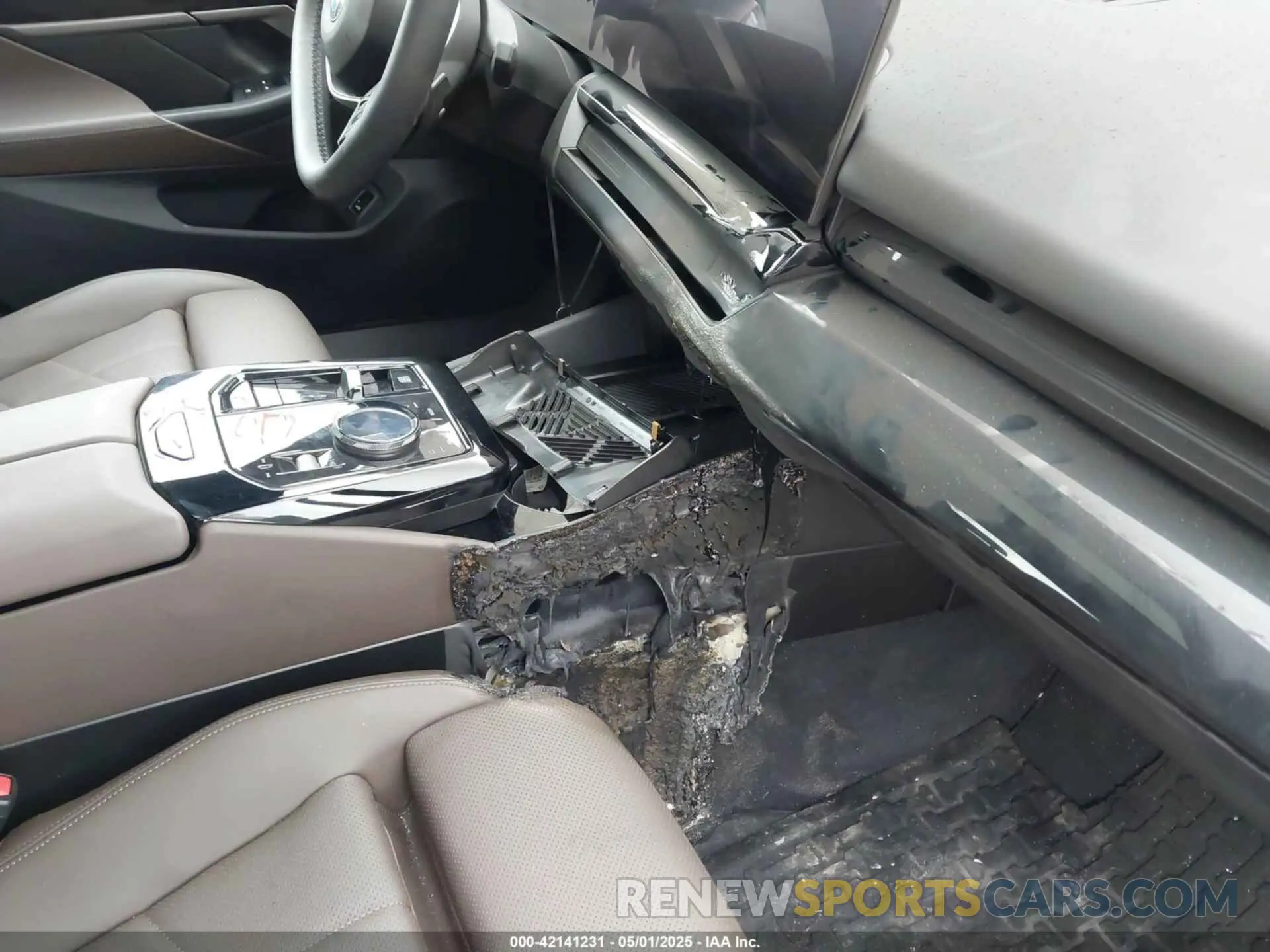 6 Photograph of a damaged car WBA53FJ03RCS25603 BMW 530 2024