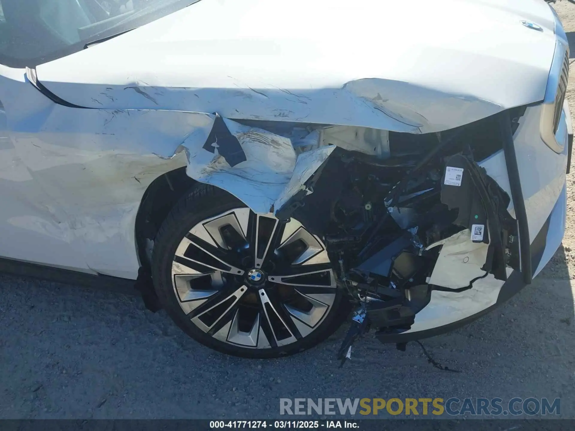 6 Photograph of a damaged car WBA53FJ08SCT33415 BMW 530 2025