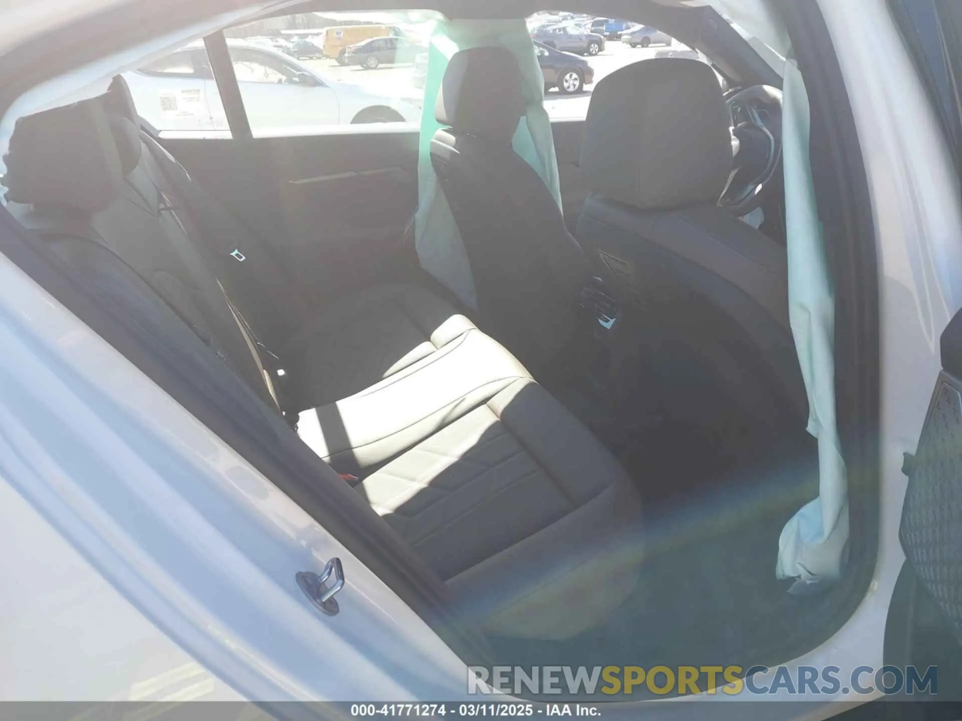 8 Photograph of a damaged car WBA53FJ08SCT33415 BMW 530 2025