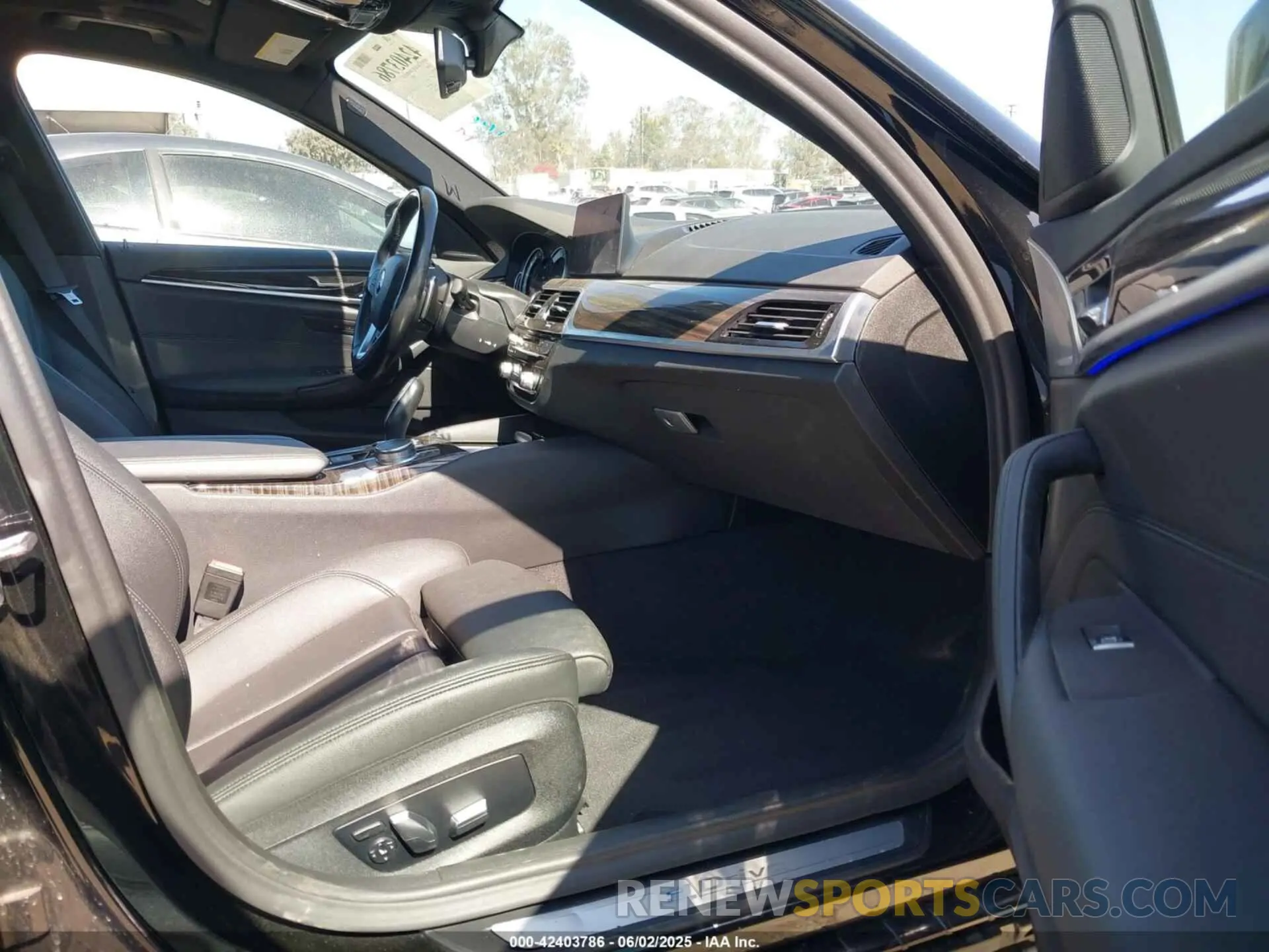 5 Photograph of a damaged car WBAJA9C51KB398935 BMW 530E 2019
