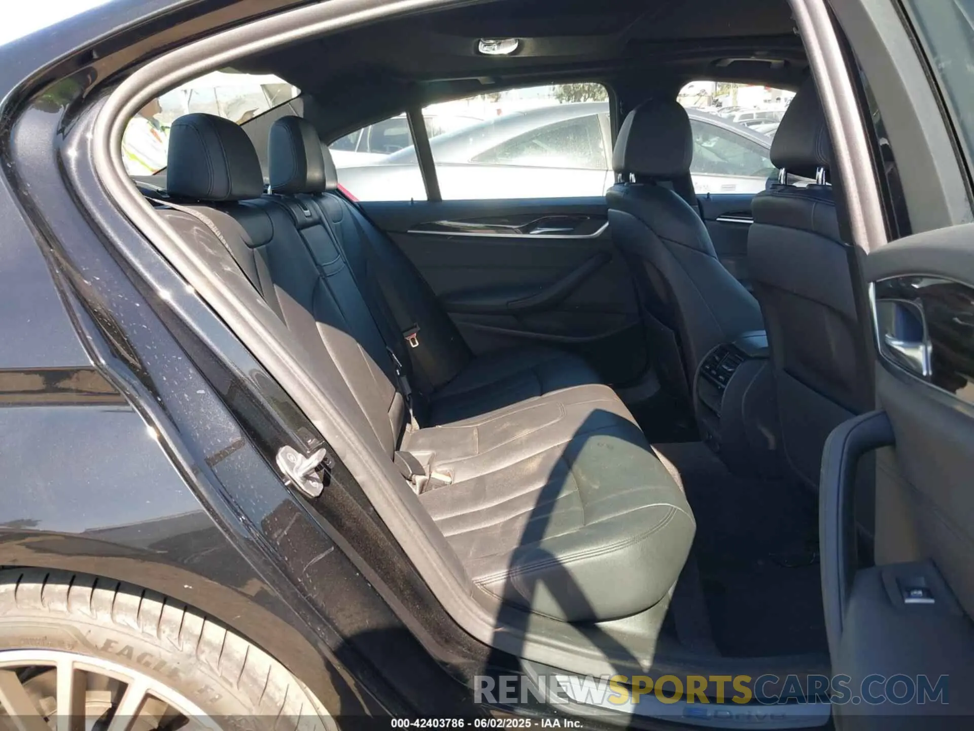 8 Photograph of a damaged car WBAJA9C51KB398935 BMW 530E 2019