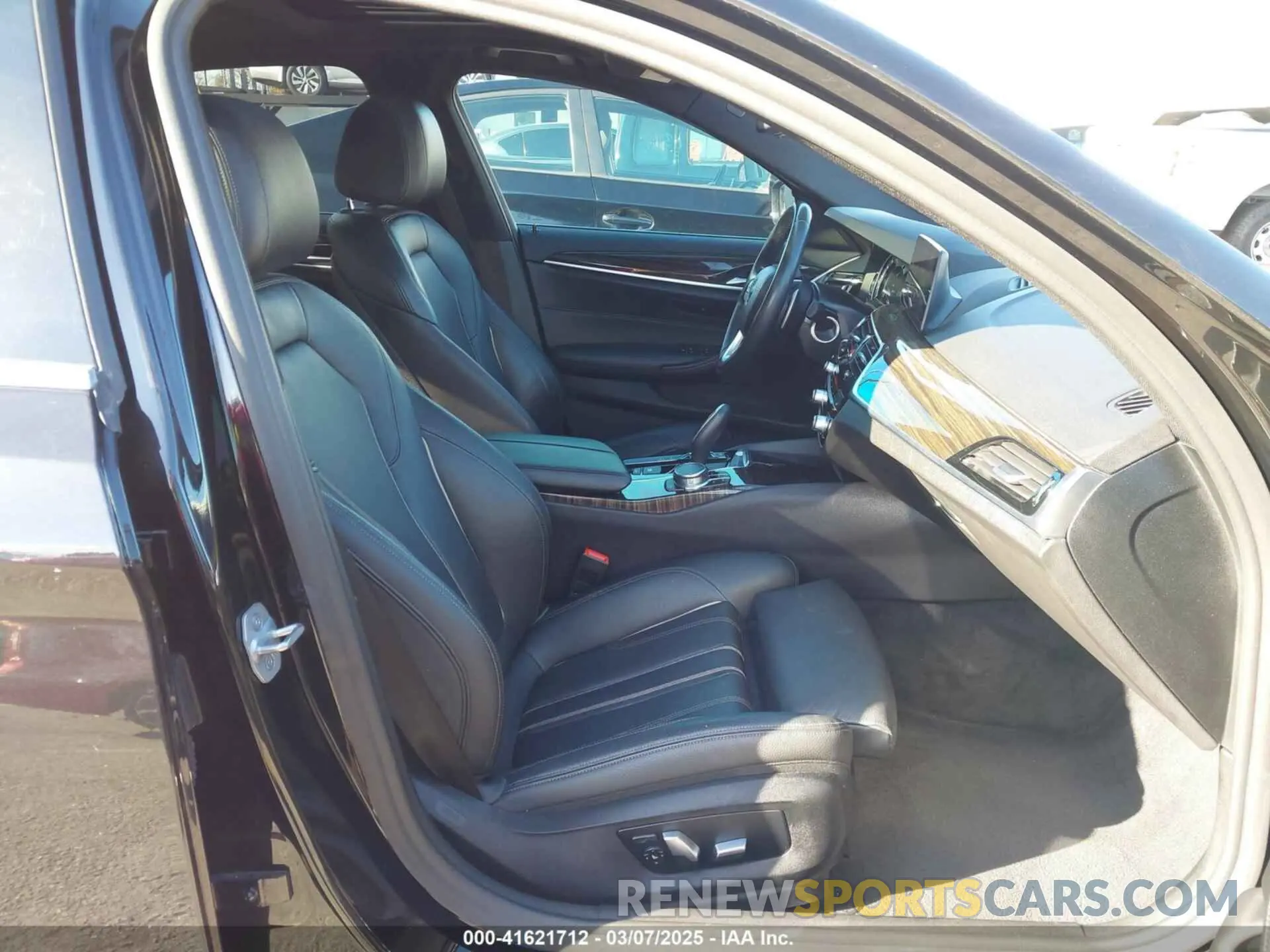 5 Photograph of a damaged car WBAJA9C53KB388861 BMW 530E 2019