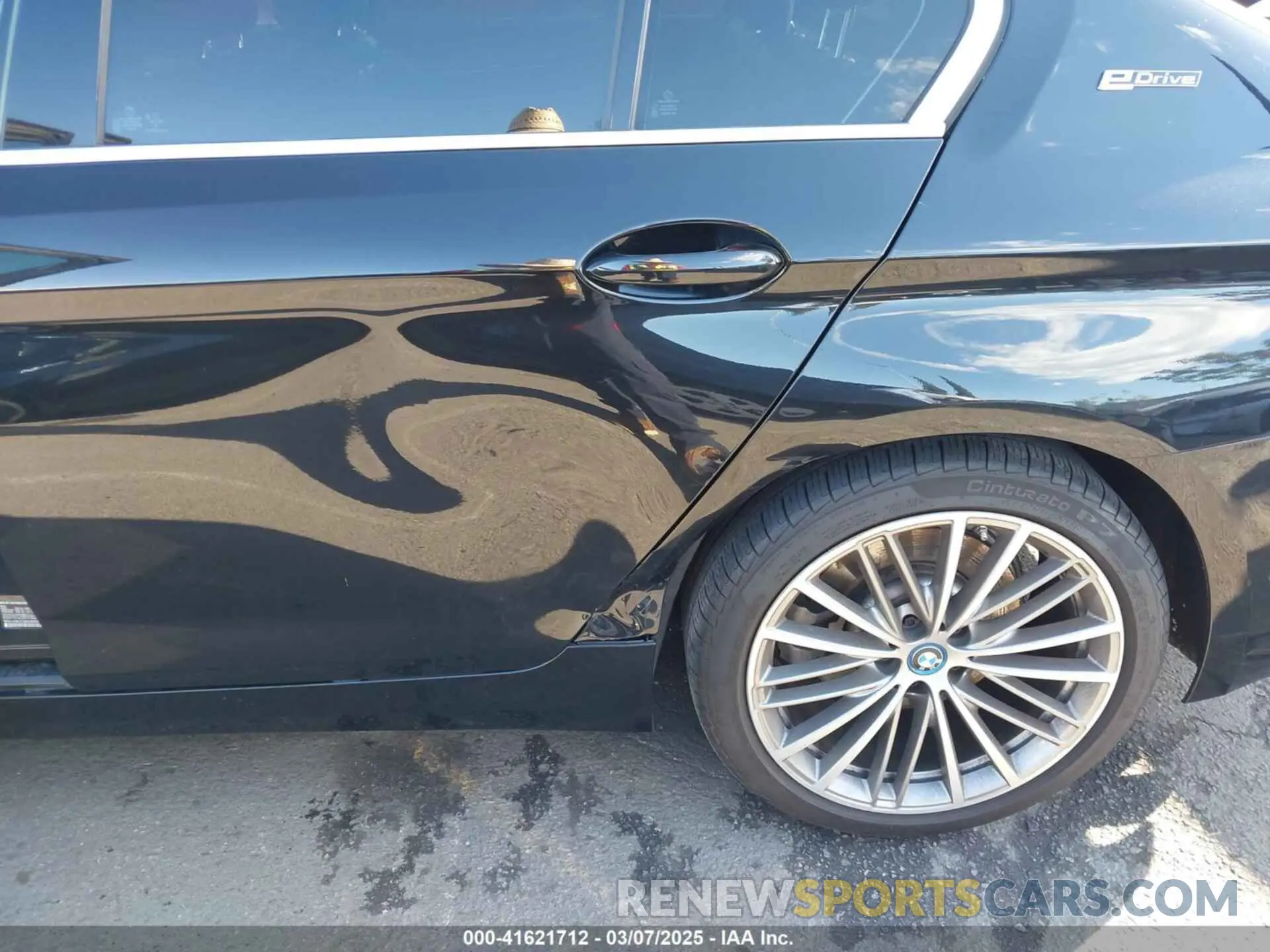 6 Photograph of a damaged car WBAJA9C53KB388861 BMW 530E 2019