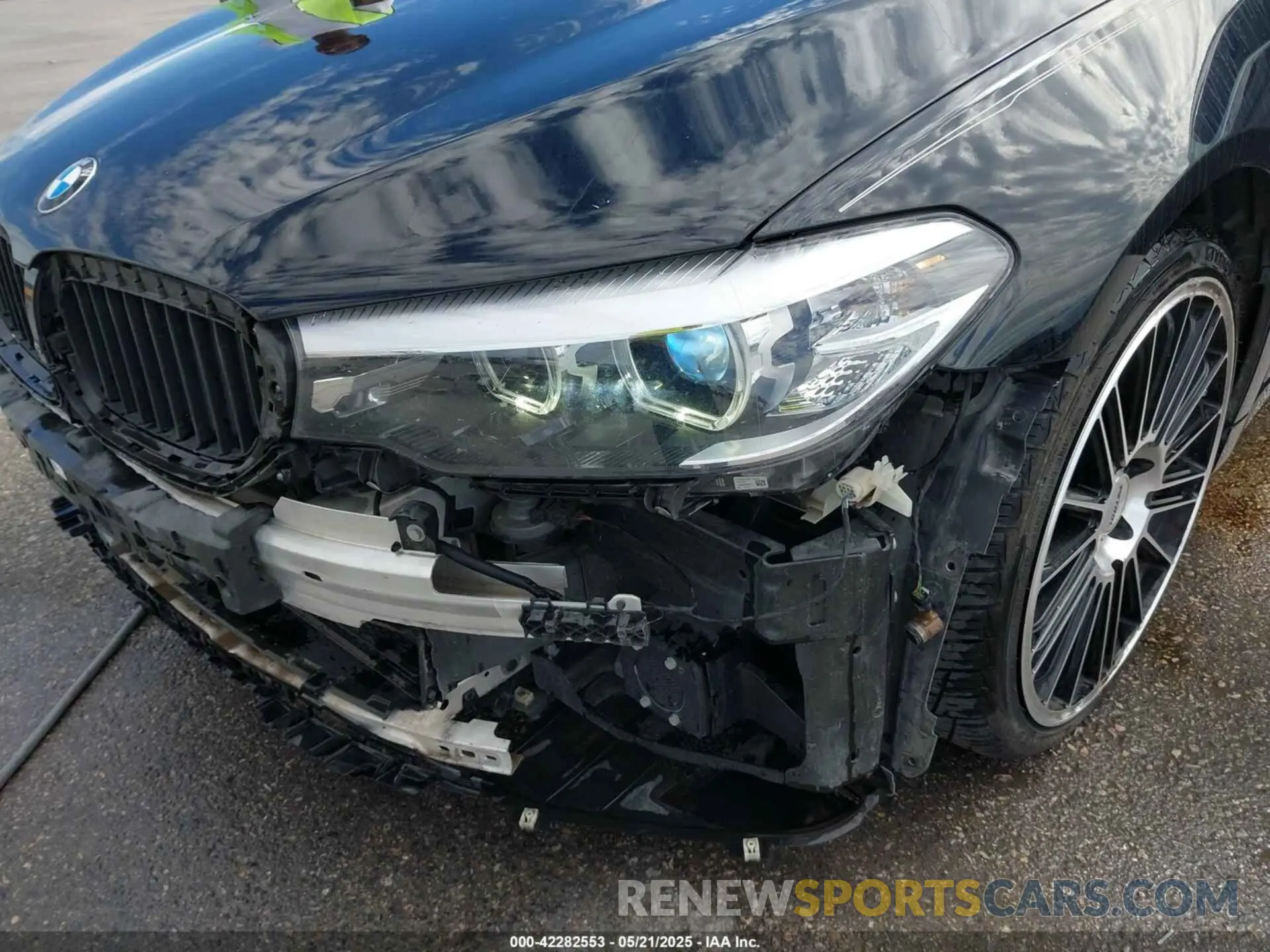 18 Photograph of a damaged car WBAJA9C54KB253646 BMW 530E 2019