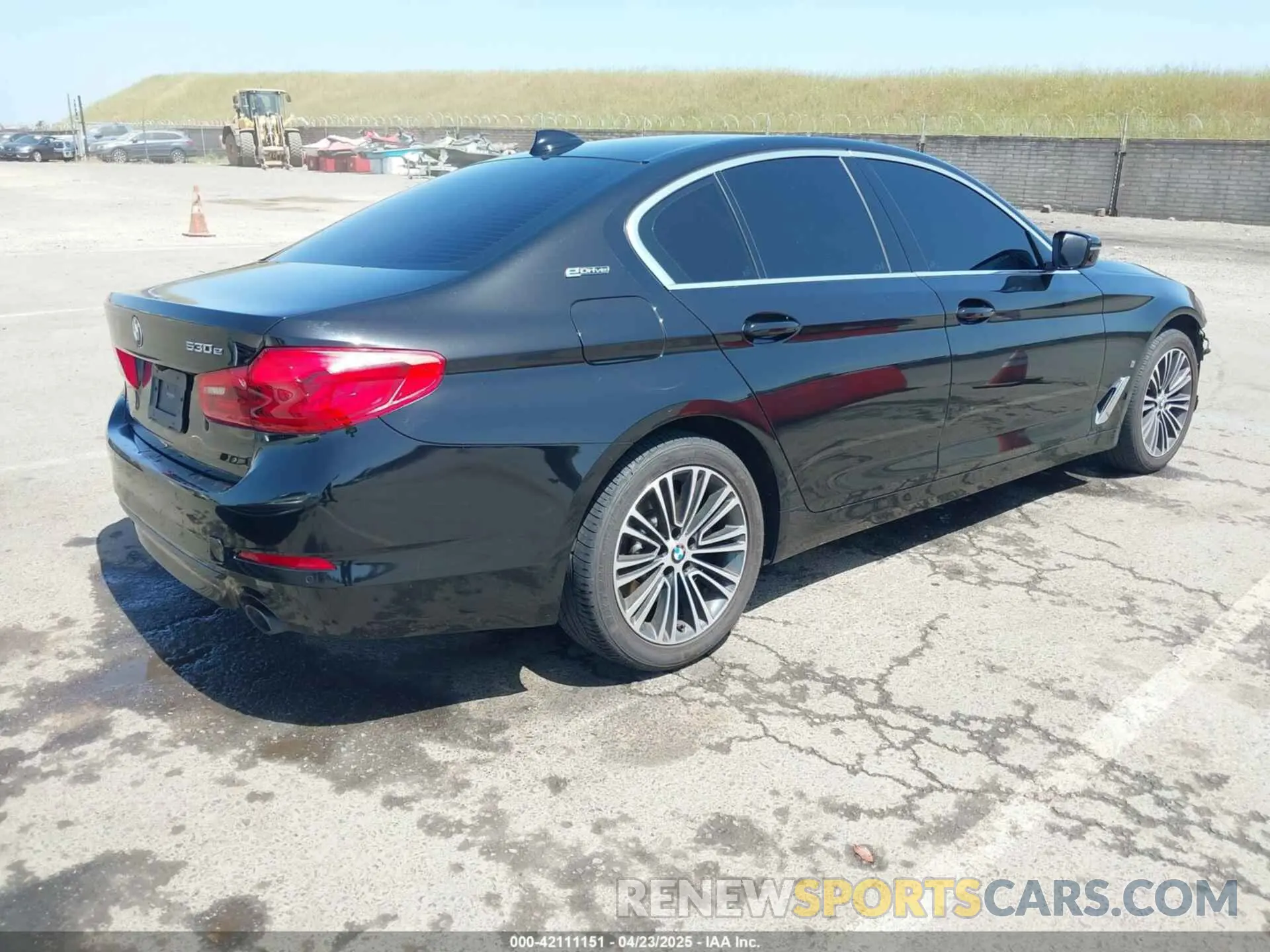 4 Photograph of a damaged car WBAJA9C55KB398646 BMW 530E 2019