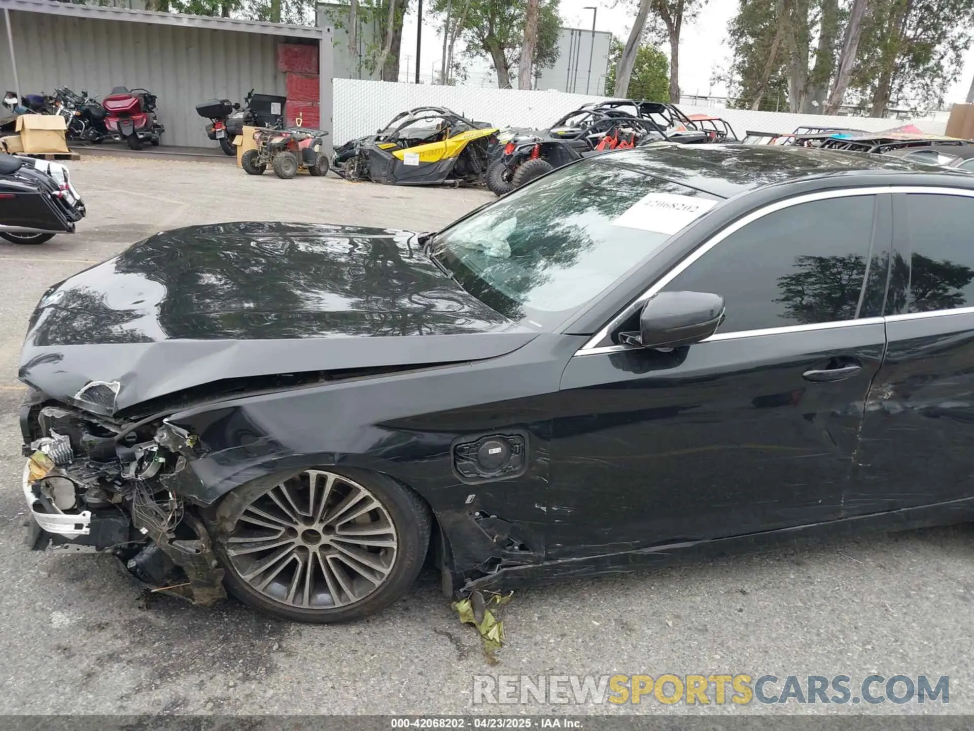 18 Photograph of a damaged car WBAJA9C56KB399028 BMW 530E 2019