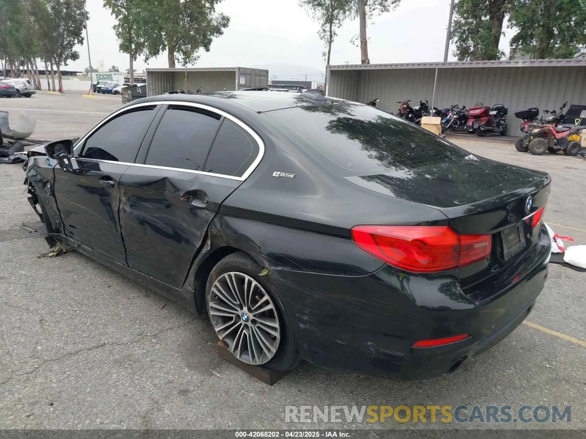 3 Photograph of a damaged car WBAJA9C56KB399028 BMW 530E 2019