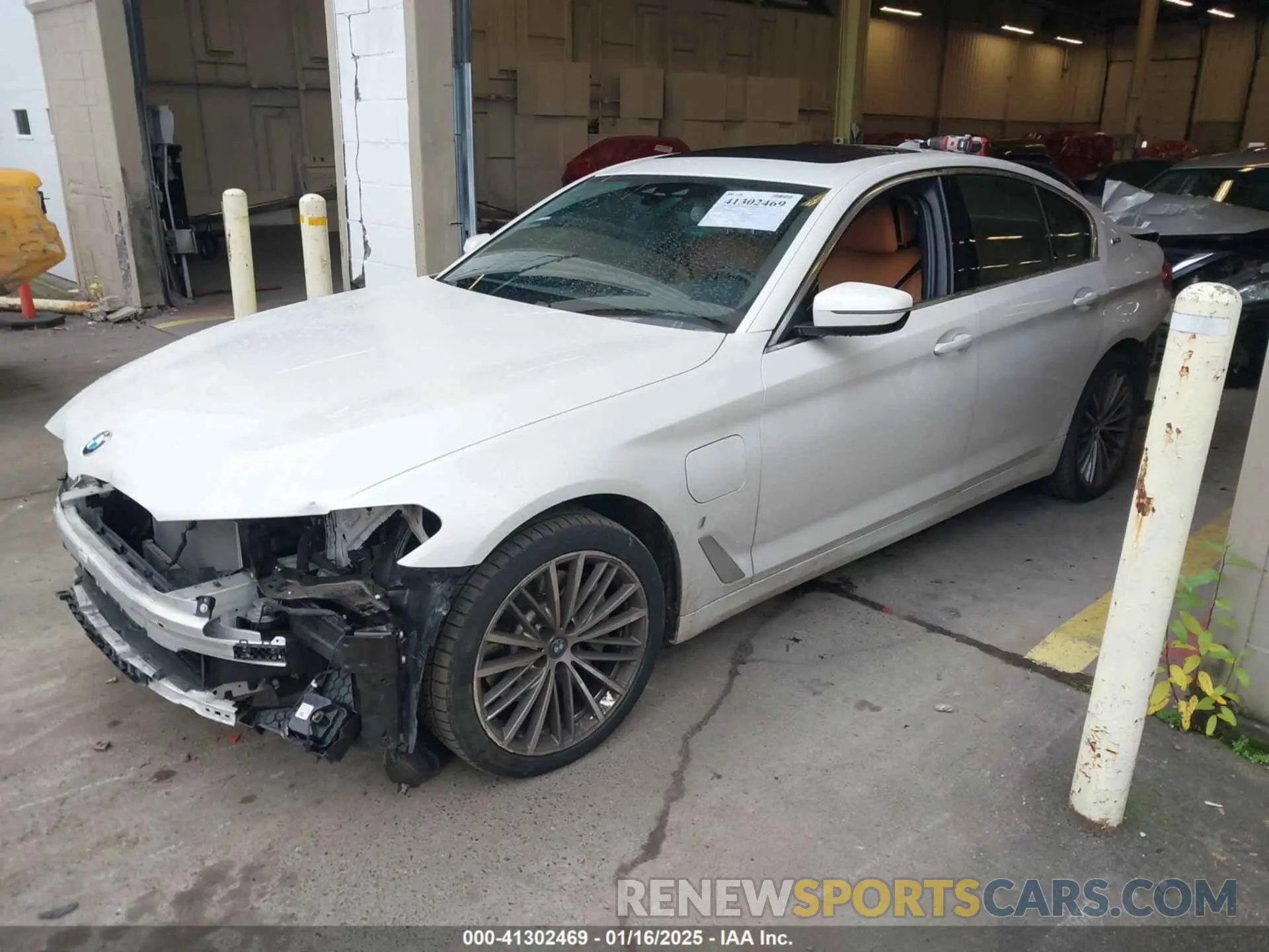 2 Photograph of a damaged car WBAJA9C57KB254595 BMW 530E 2019