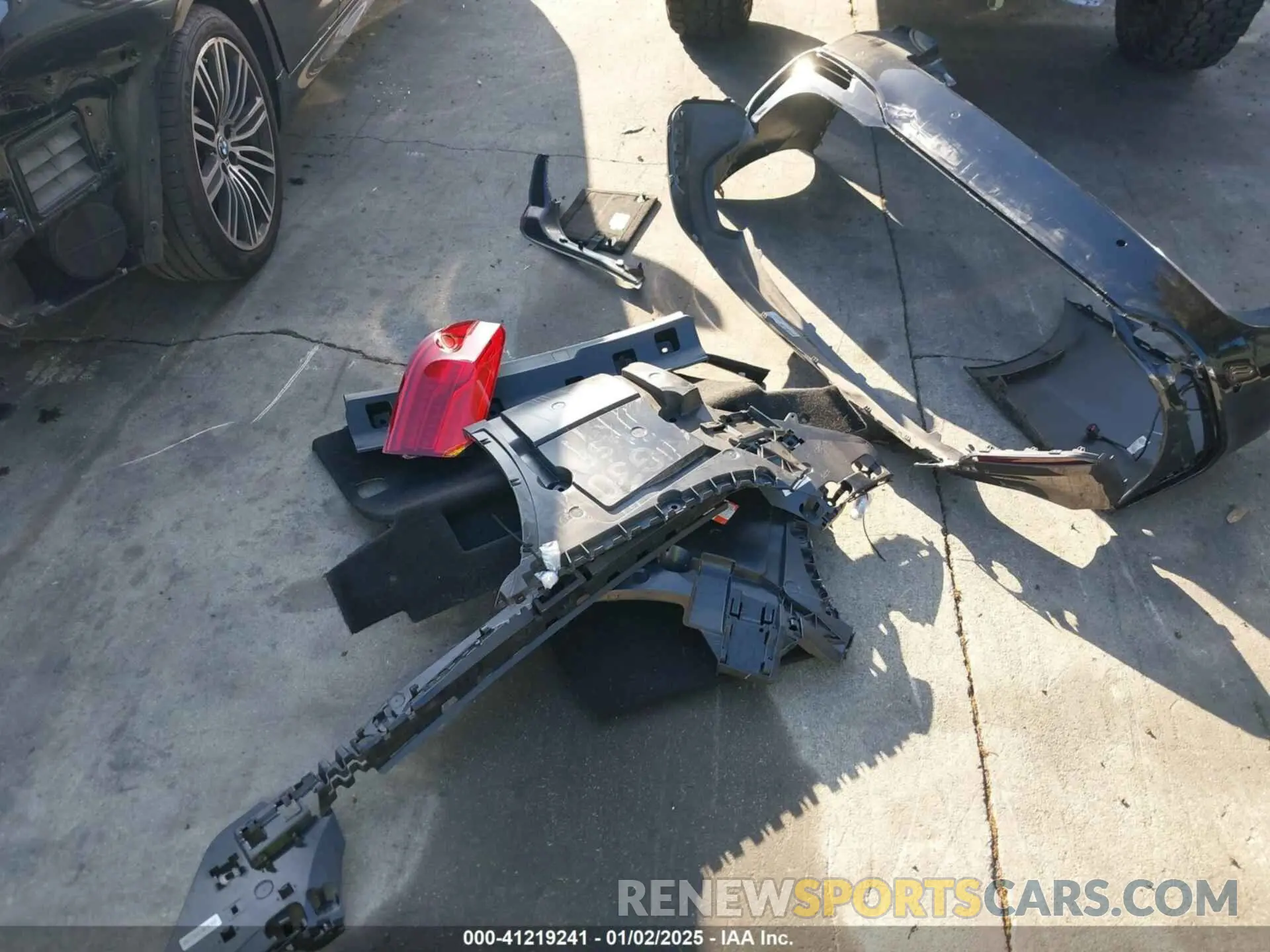 18 Photograph of a damaged car WBAJA9C57KB399703 BMW 530E 2019