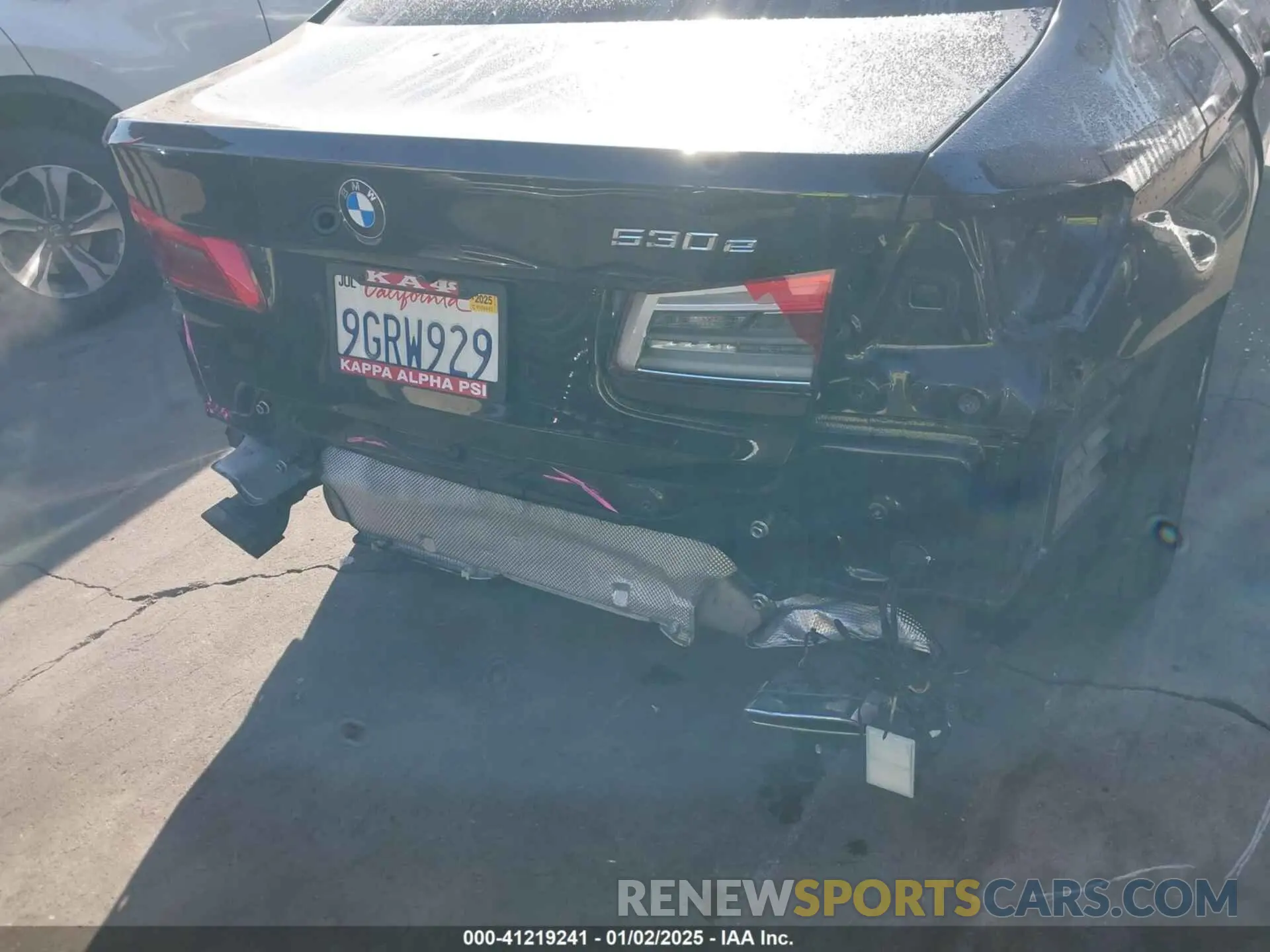 6 Photograph of a damaged car WBAJA9C57KB399703 BMW 530E 2019