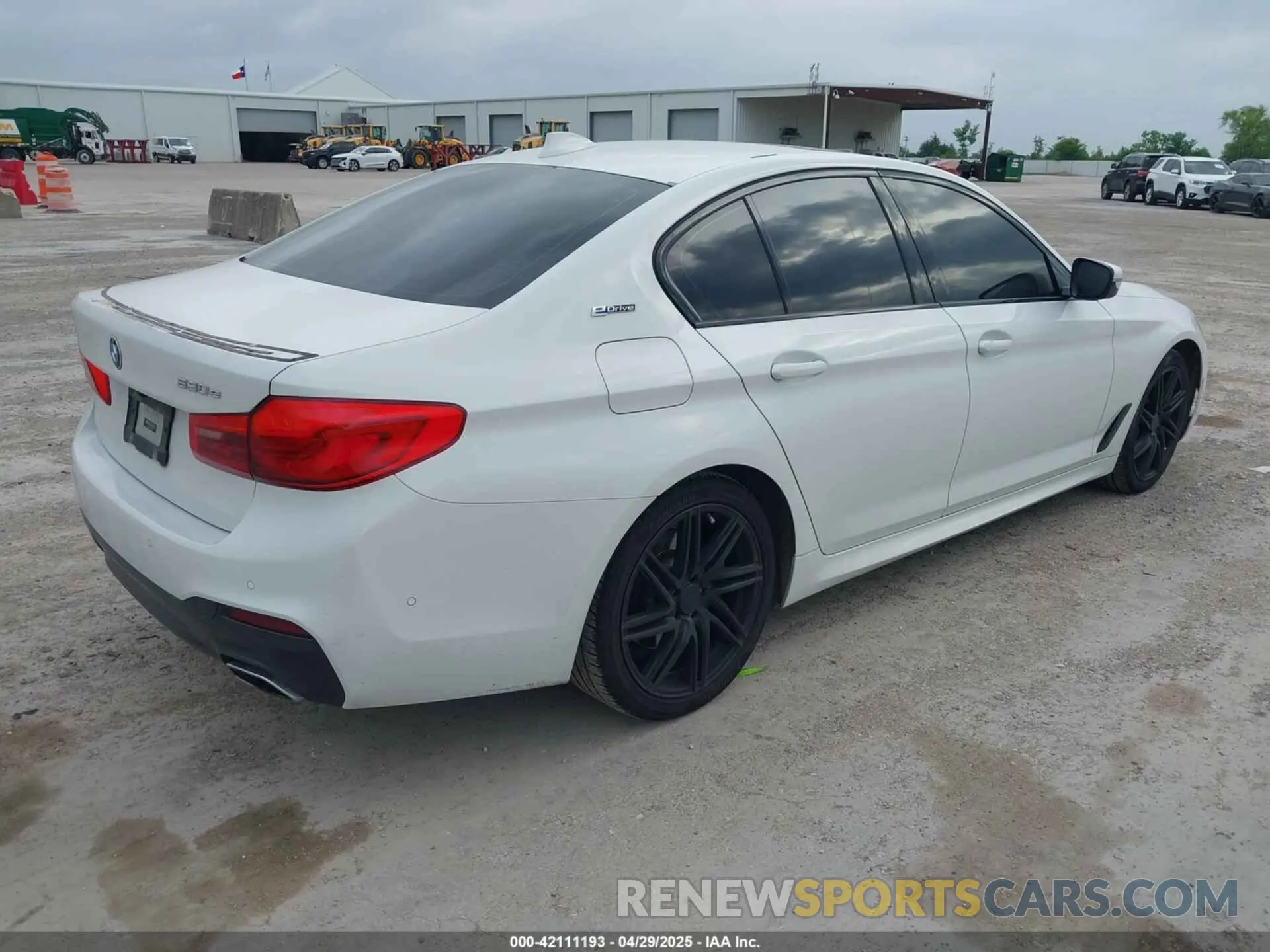 4 Photograph of a damaged car WBAJA9C58KB389245 BMW 530E 2019