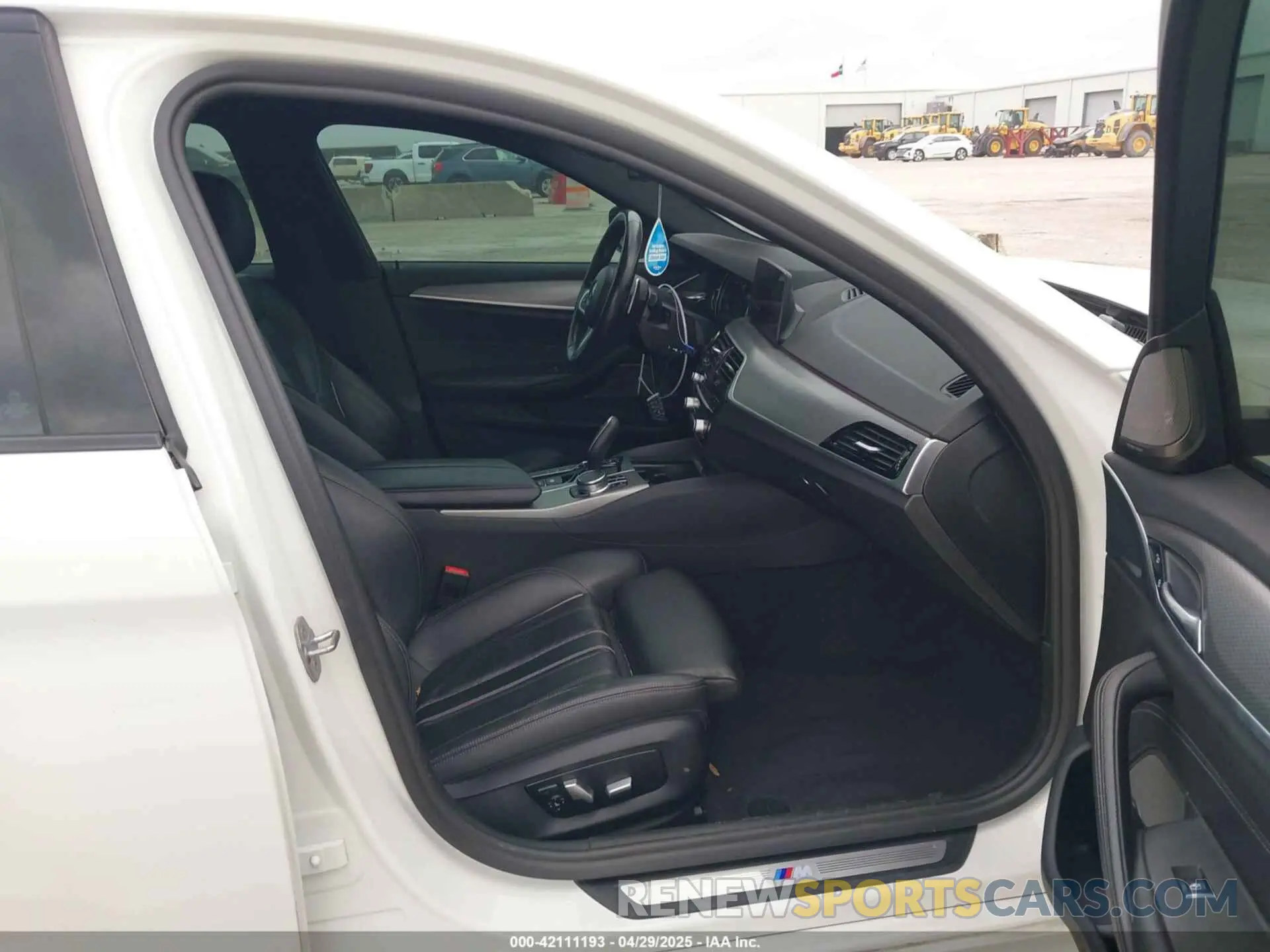 5 Photograph of a damaged car WBAJA9C58KB389245 BMW 530E 2019