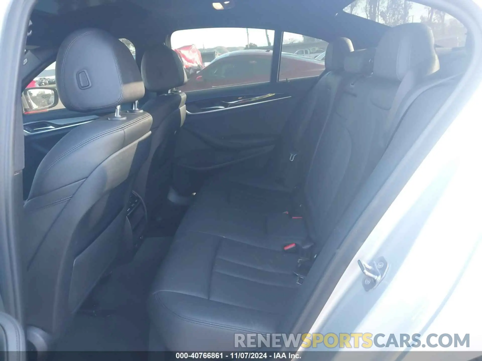 8 Photograph of a damaged car WBAJA9C58KB399273 BMW 530E 2019