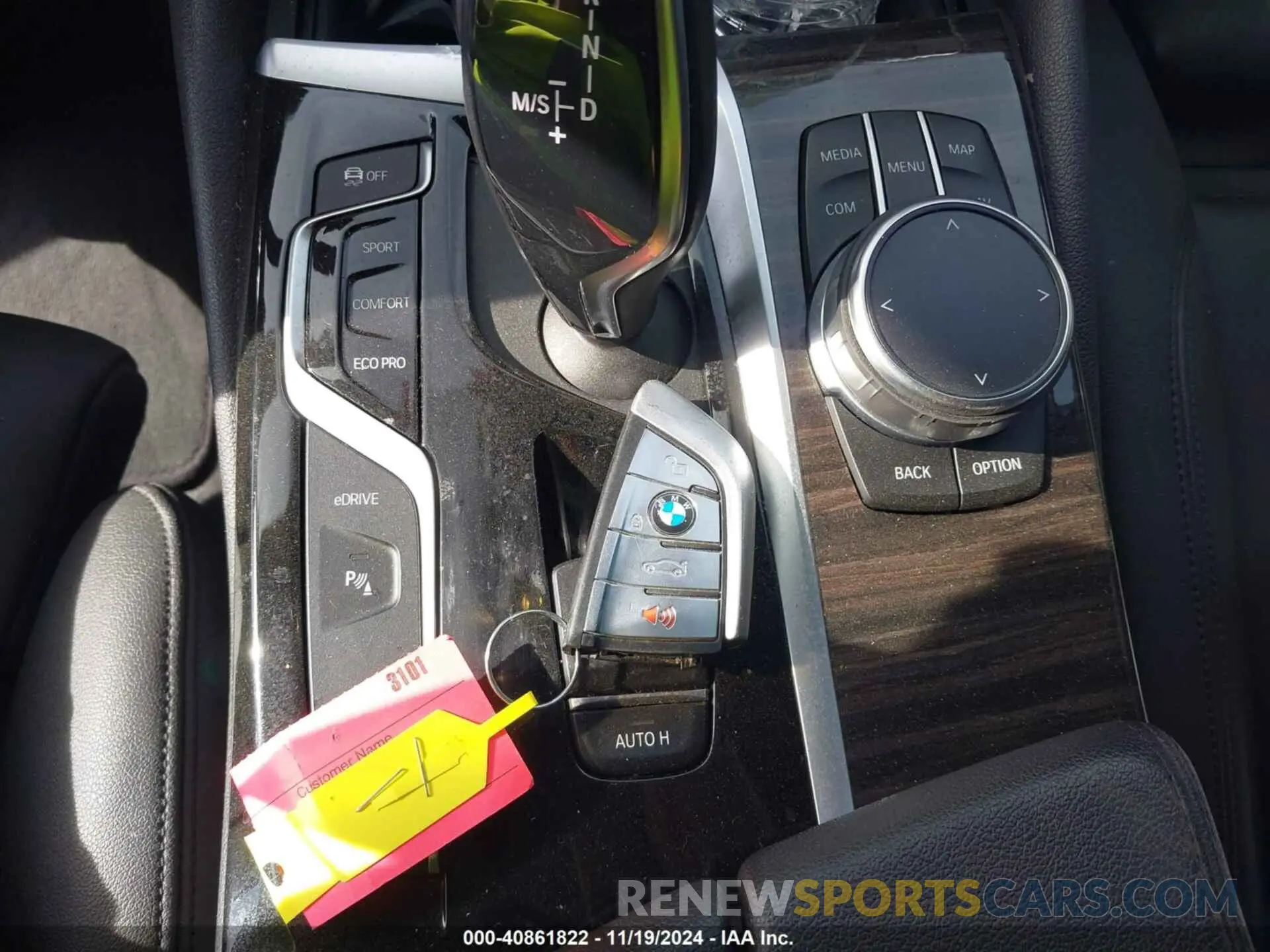 11 Photograph of a damaged car WBAJA9C5XKB389649 BMW 530E 2019