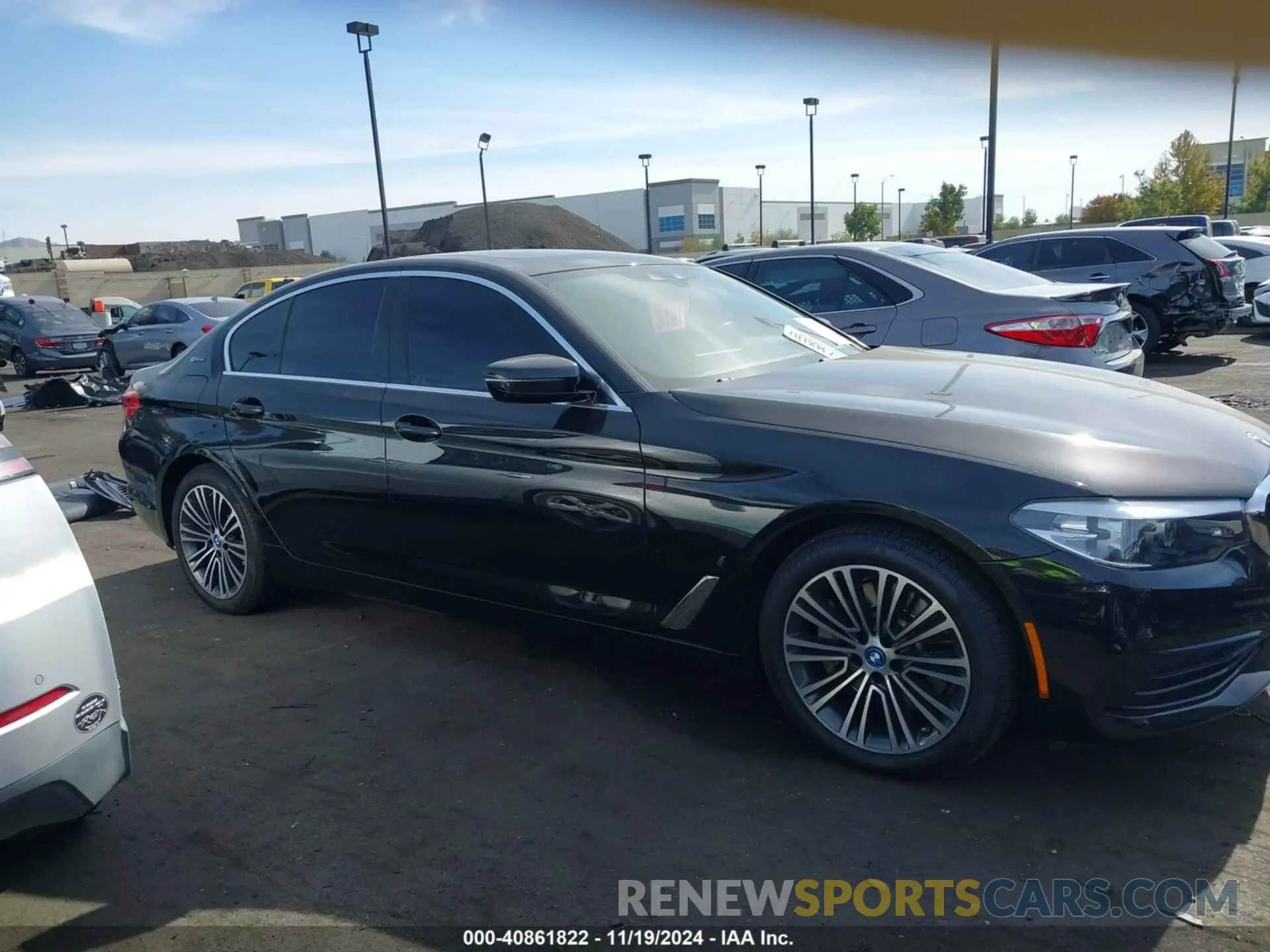 14 Photograph of a damaged car WBAJA9C5XKB389649 BMW 530E 2019