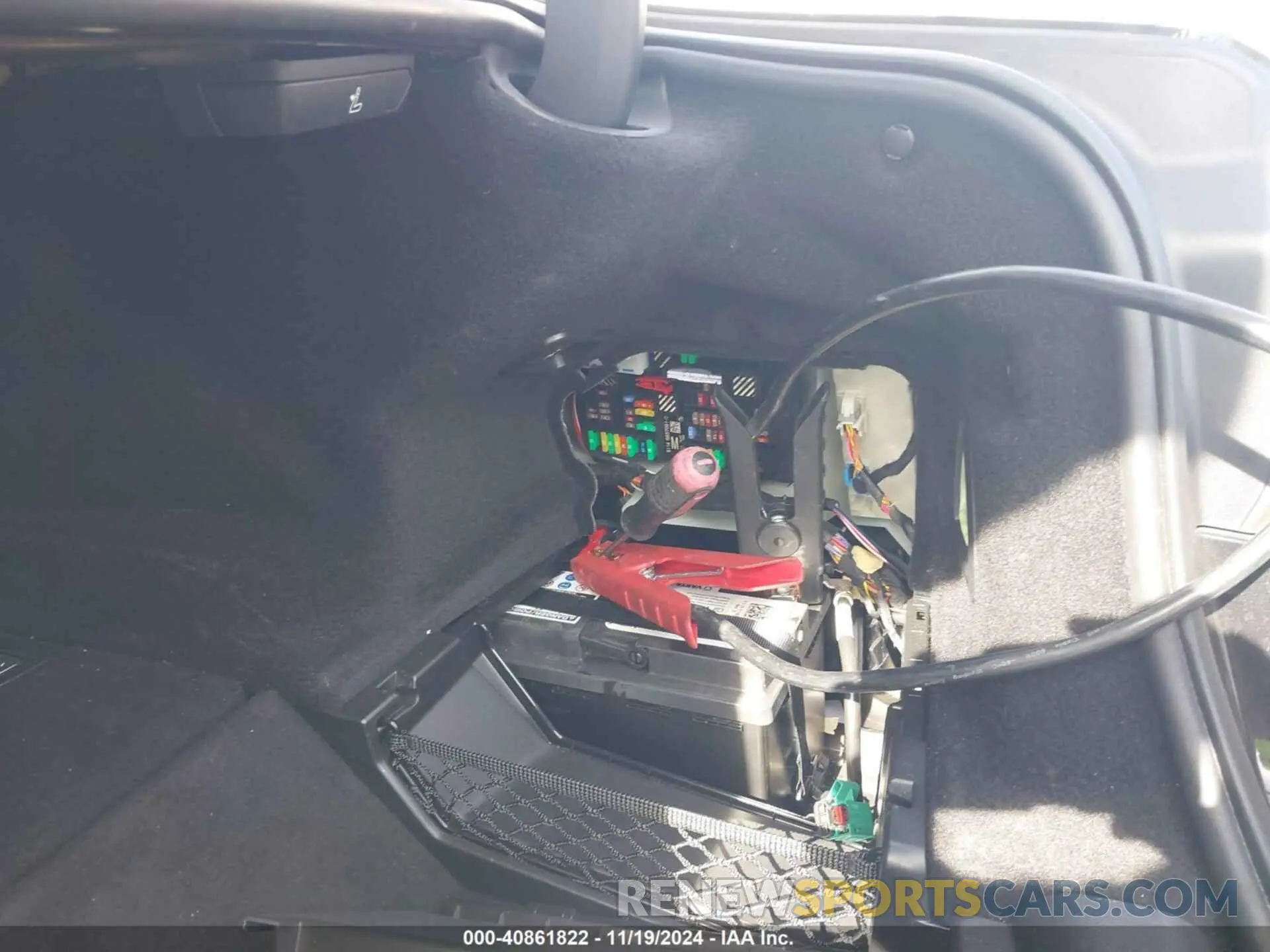18 Photograph of a damaged car WBAJA9C5XKB389649 BMW 530E 2019
