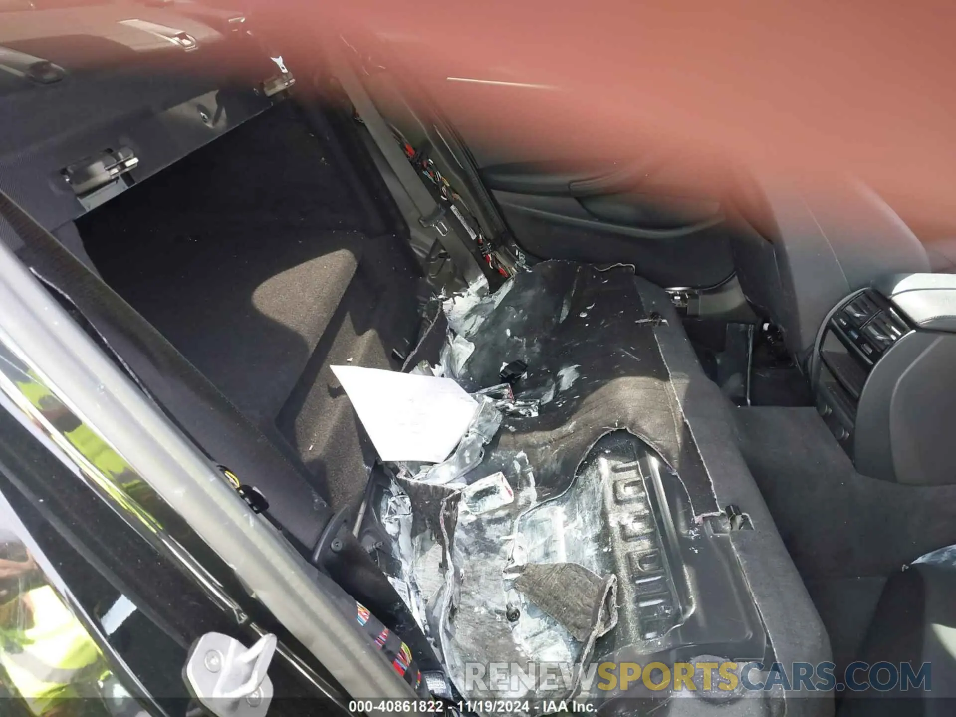 6 Photograph of a damaged car WBAJA9C5XKB389649 BMW 530E 2019