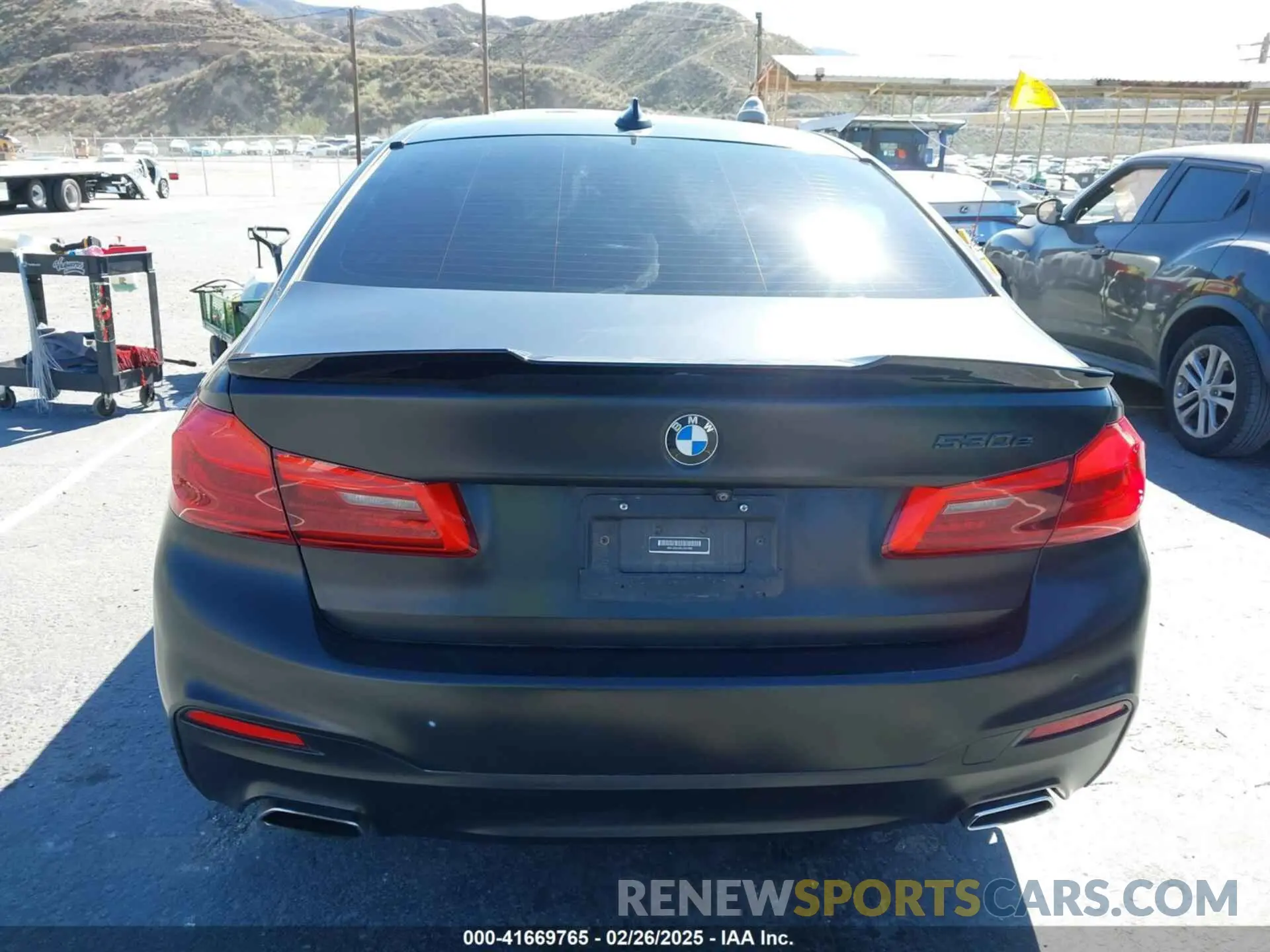 17 Photograph of a damaged car WBAJA9C02LCD31800 BMW 530E 2020