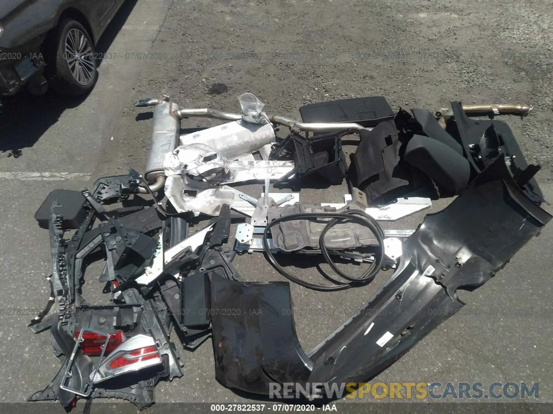 12 Photograph of a damaged car WBAJA9C03LCD50372 BMW 530E 2020