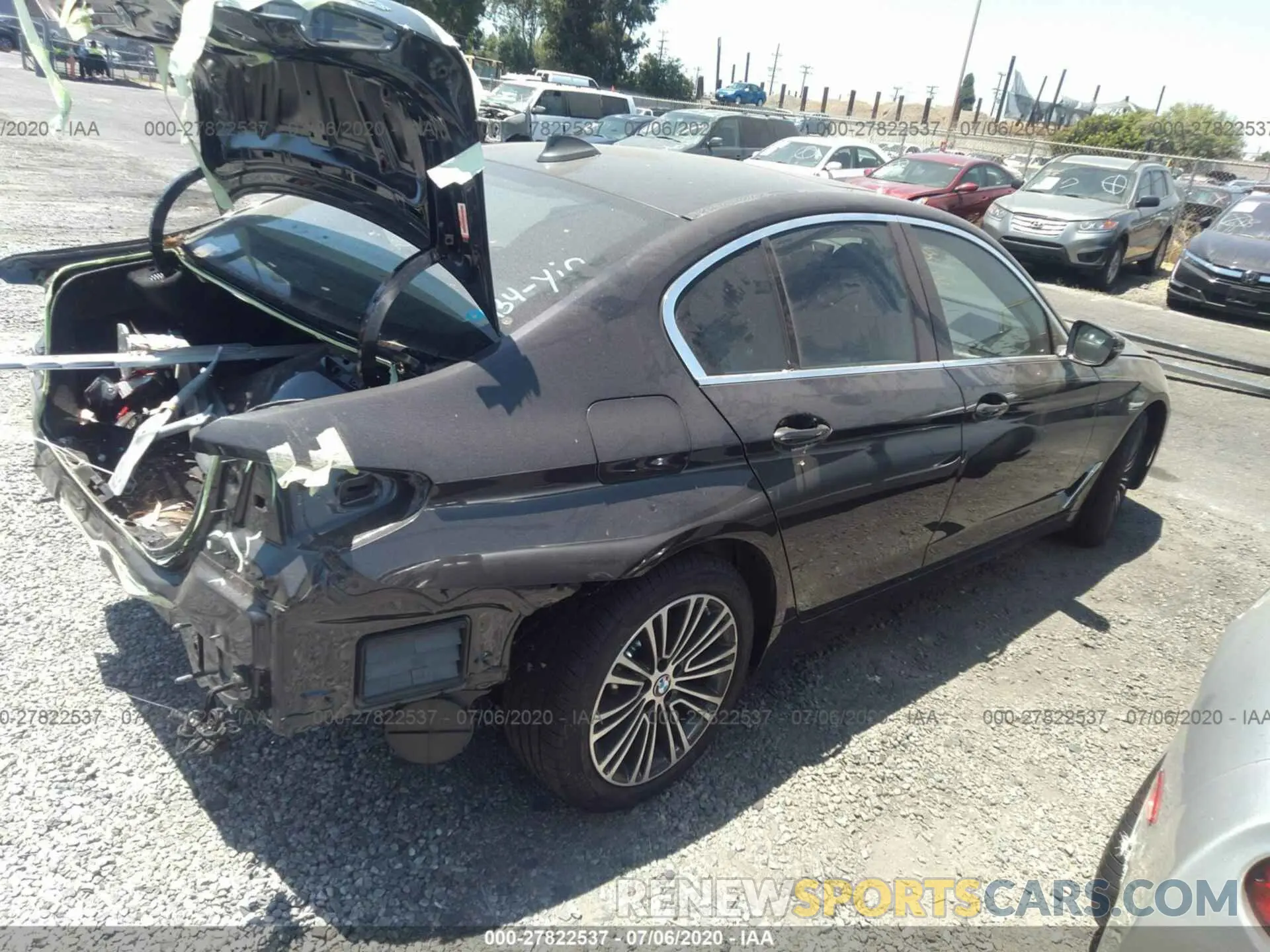 4 Photograph of a damaged car WBAJA9C03LCD50372 BMW 530E 2020