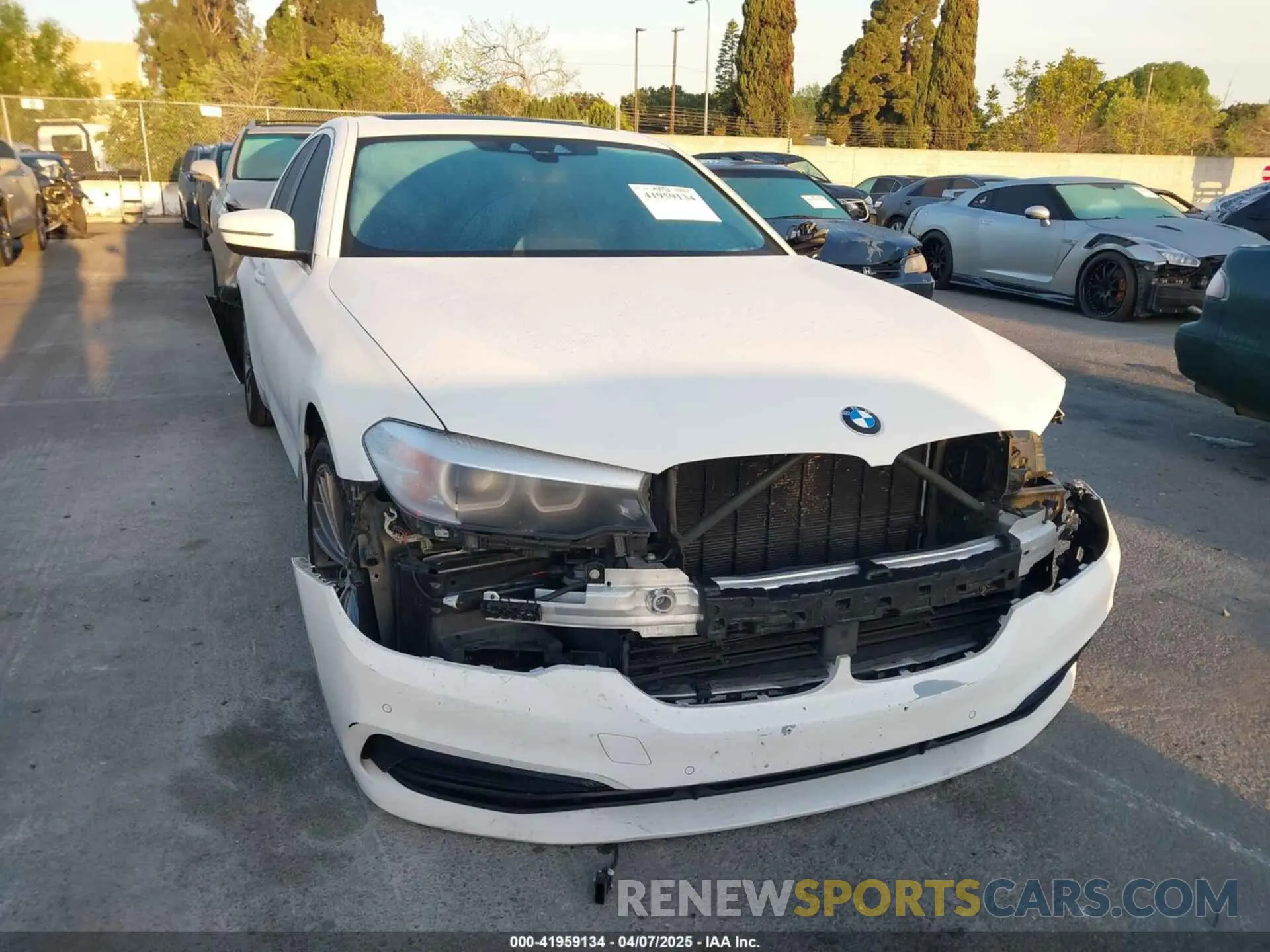 1 Photograph of a damaged car WBAJA9C08LCD41408 BMW 530E 2020