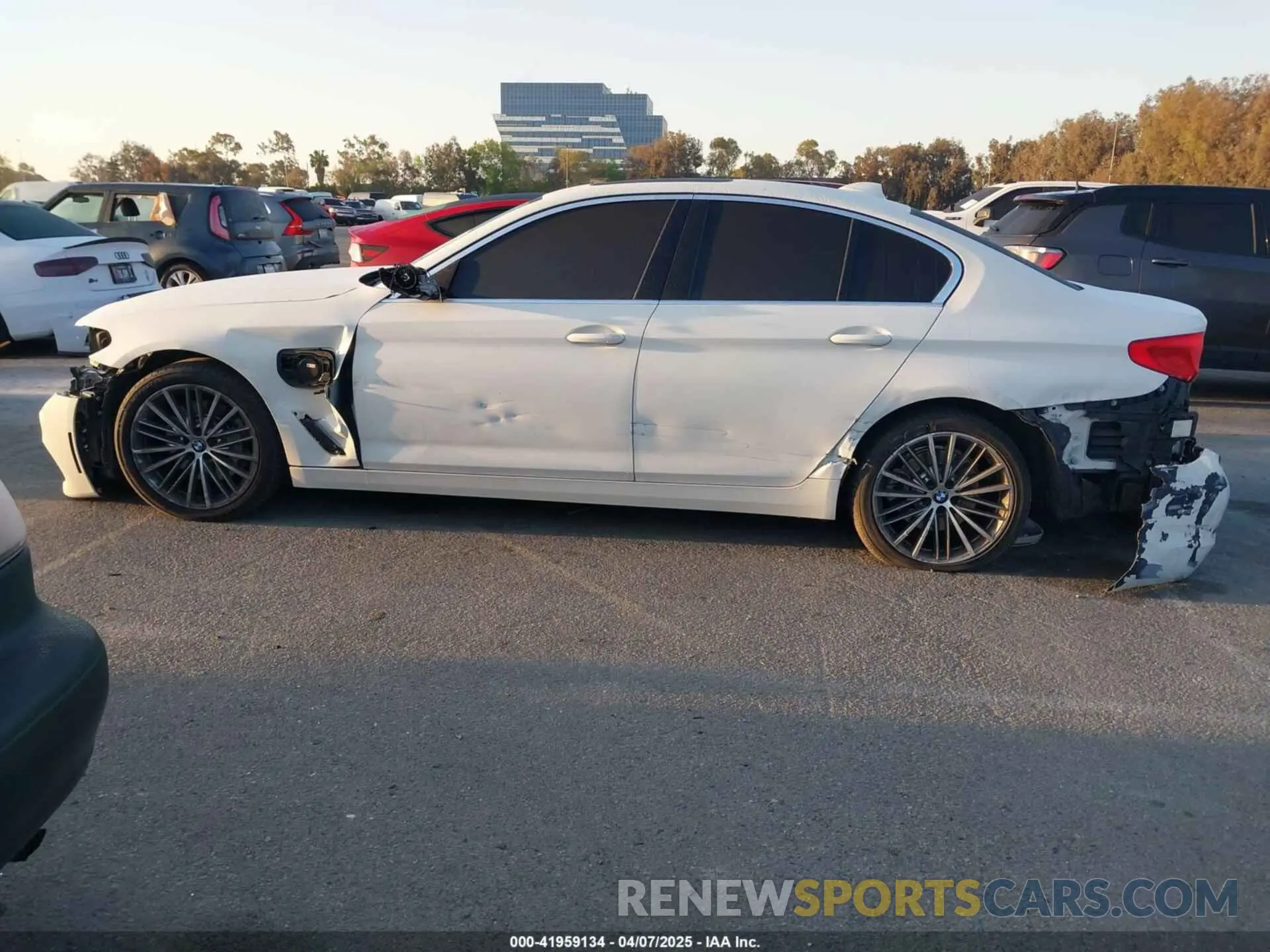 15 Photograph of a damaged car WBAJA9C08LCD41408 BMW 530E 2020