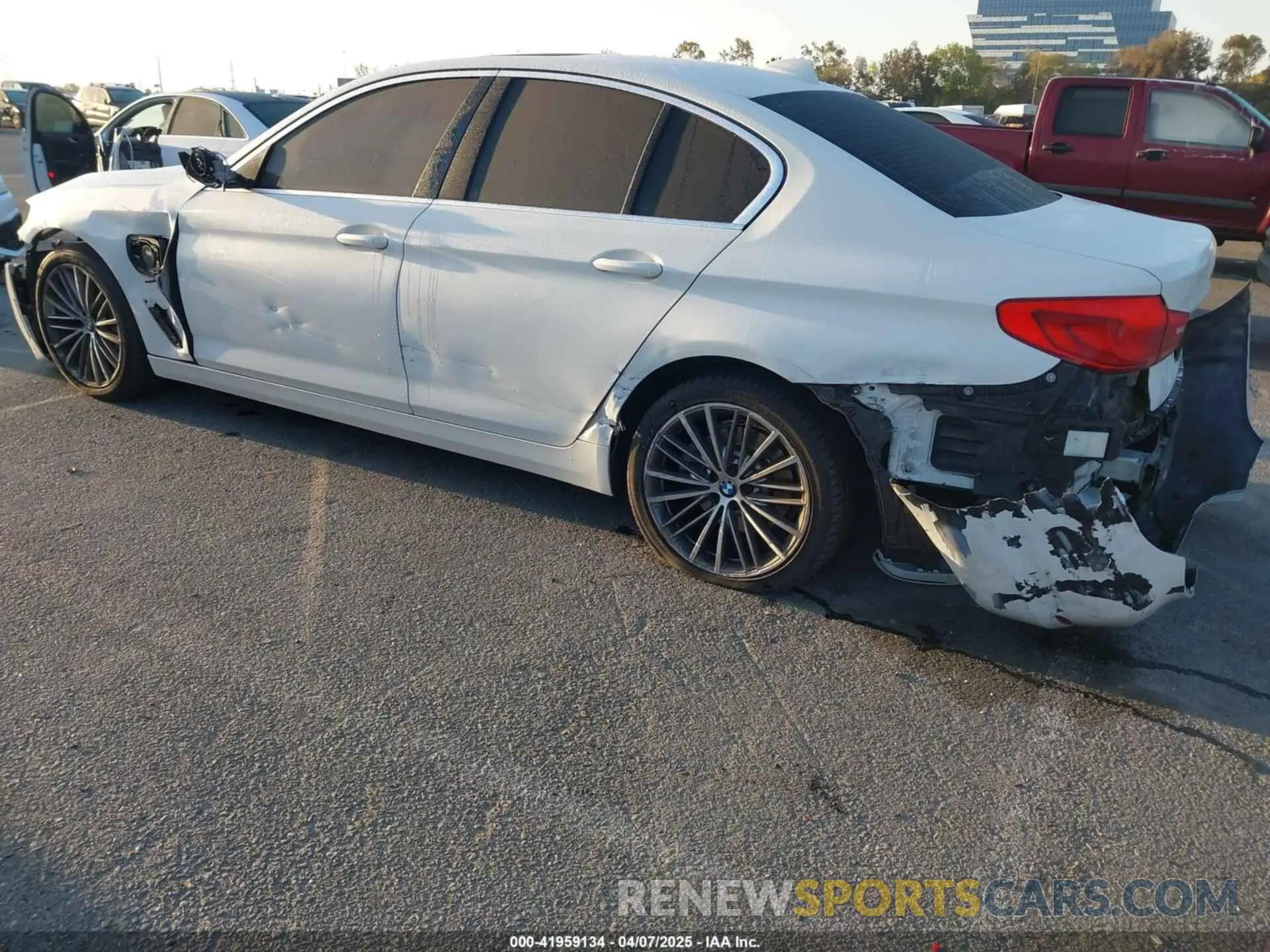 6 Photograph of a damaged car WBAJA9C08LCD41408 BMW 530E 2020