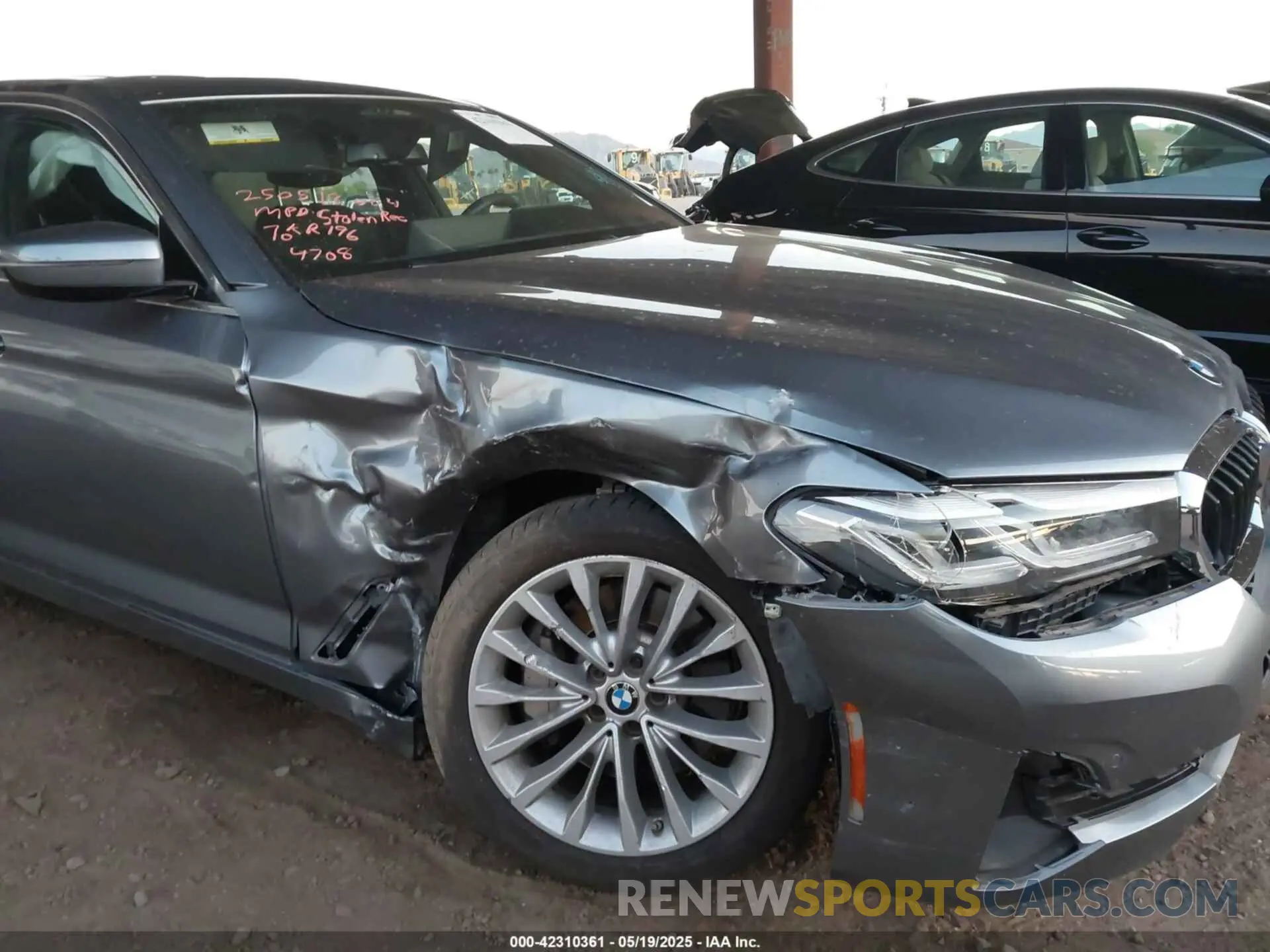 16 Photograph of a damaged car WBA13AG03MCG69374 BMW 530E 2021