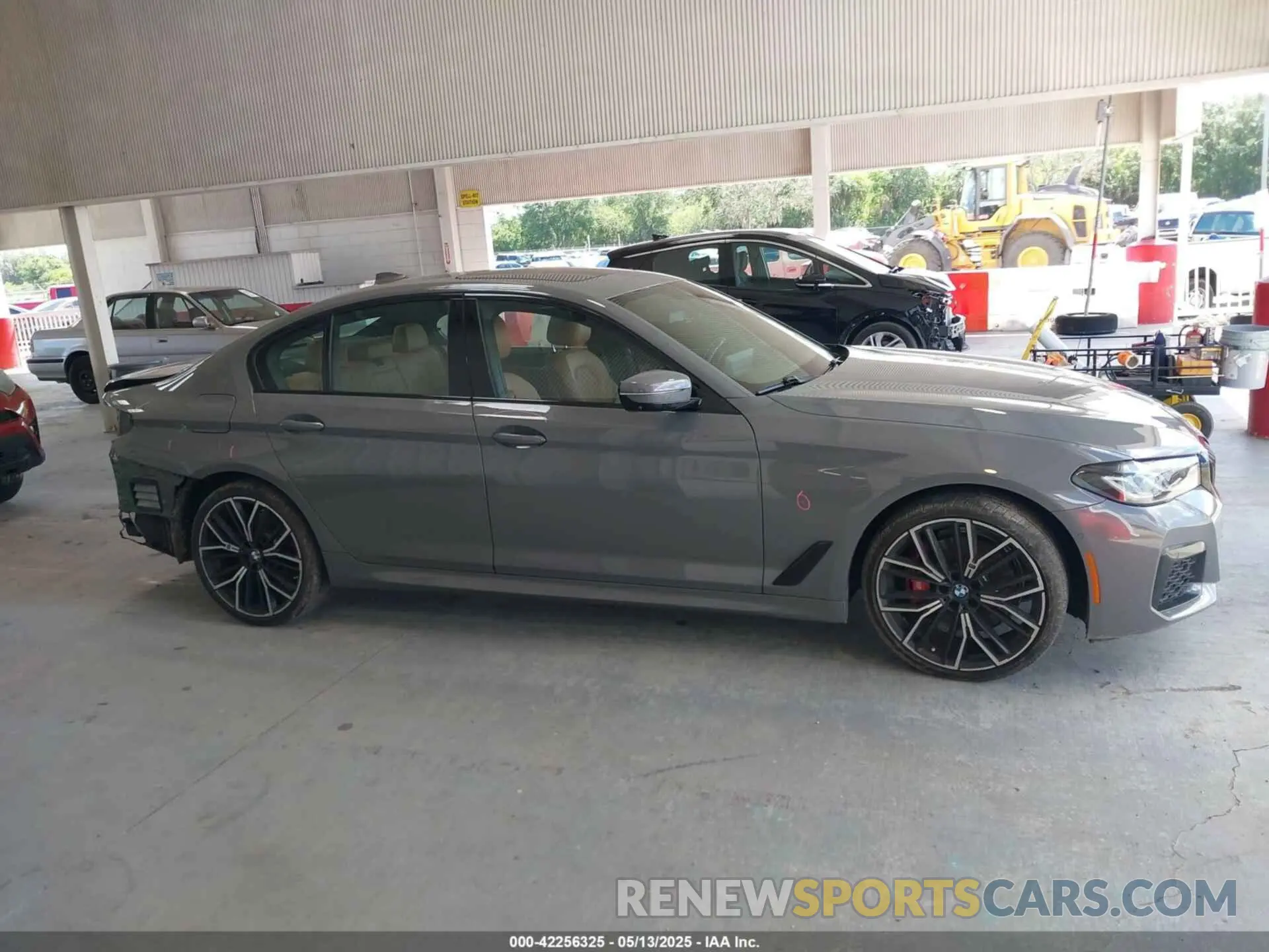 14 Photograph of a damaged car WBA13AG04MCF36168 BMW 530E 2021