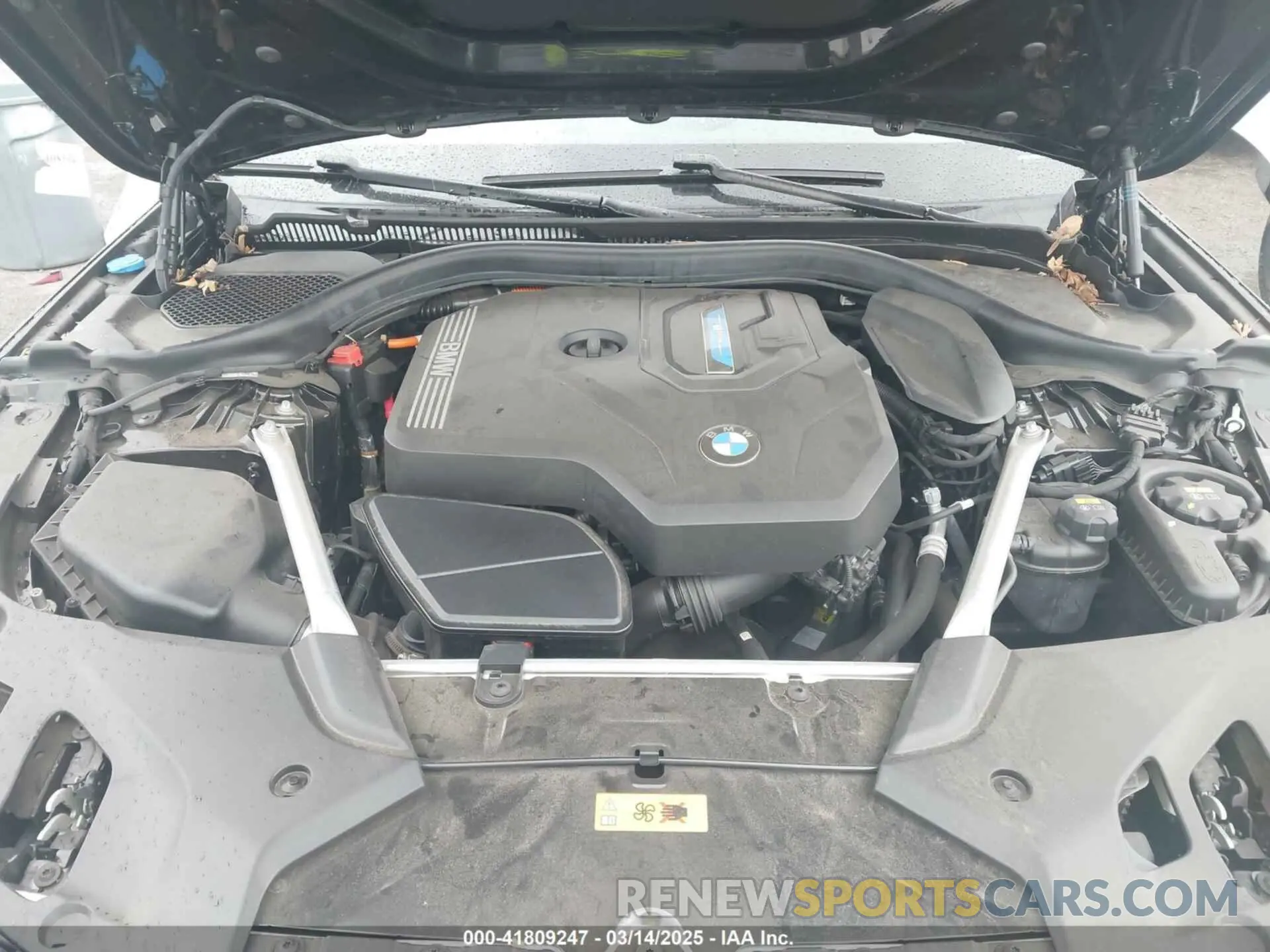 10 Photograph of a damaged car WBA13AG01NCJ72192 BMW 530E 2022