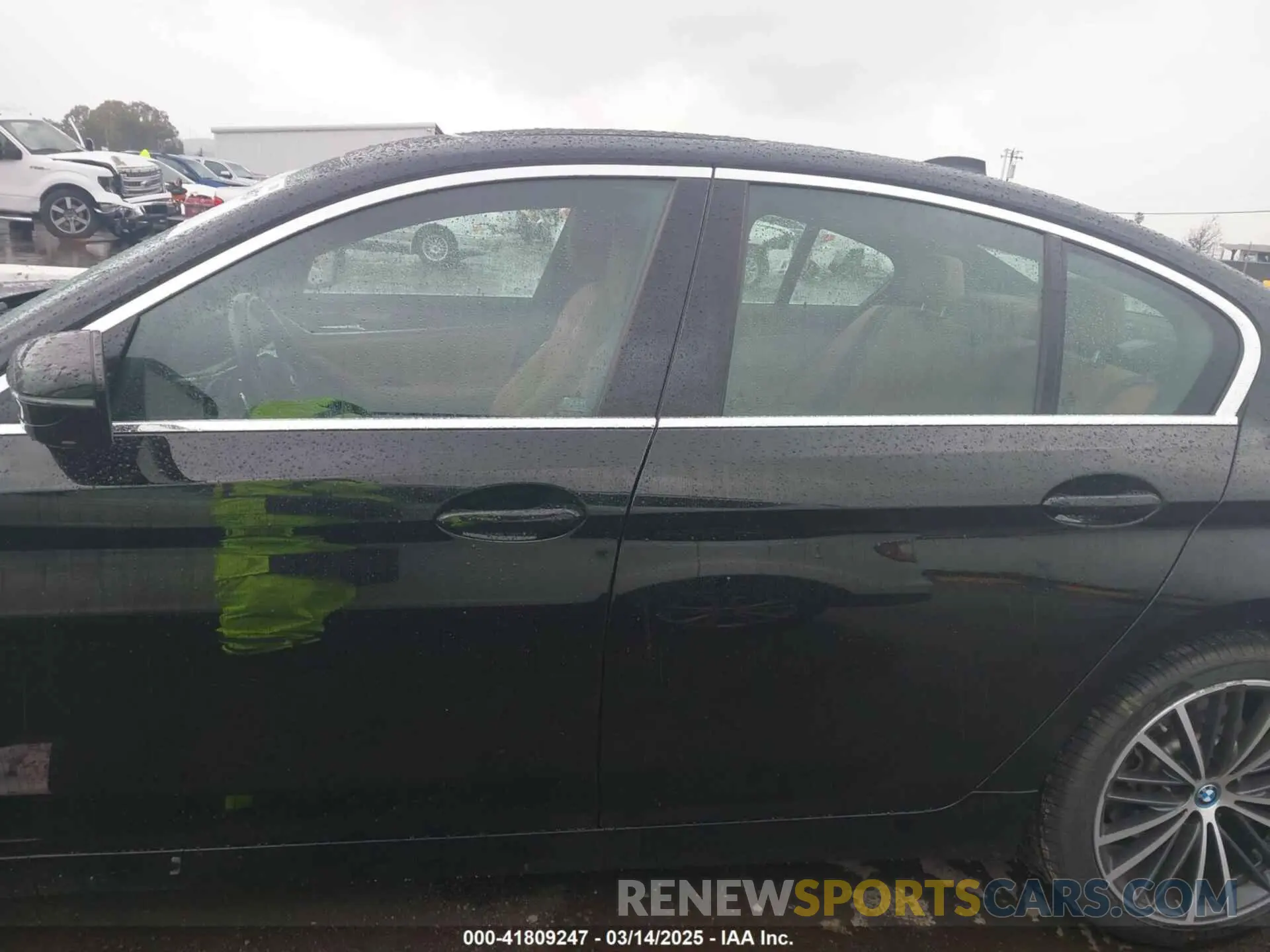15 Photograph of a damaged car WBA13AG01NCJ72192 BMW 530E 2022