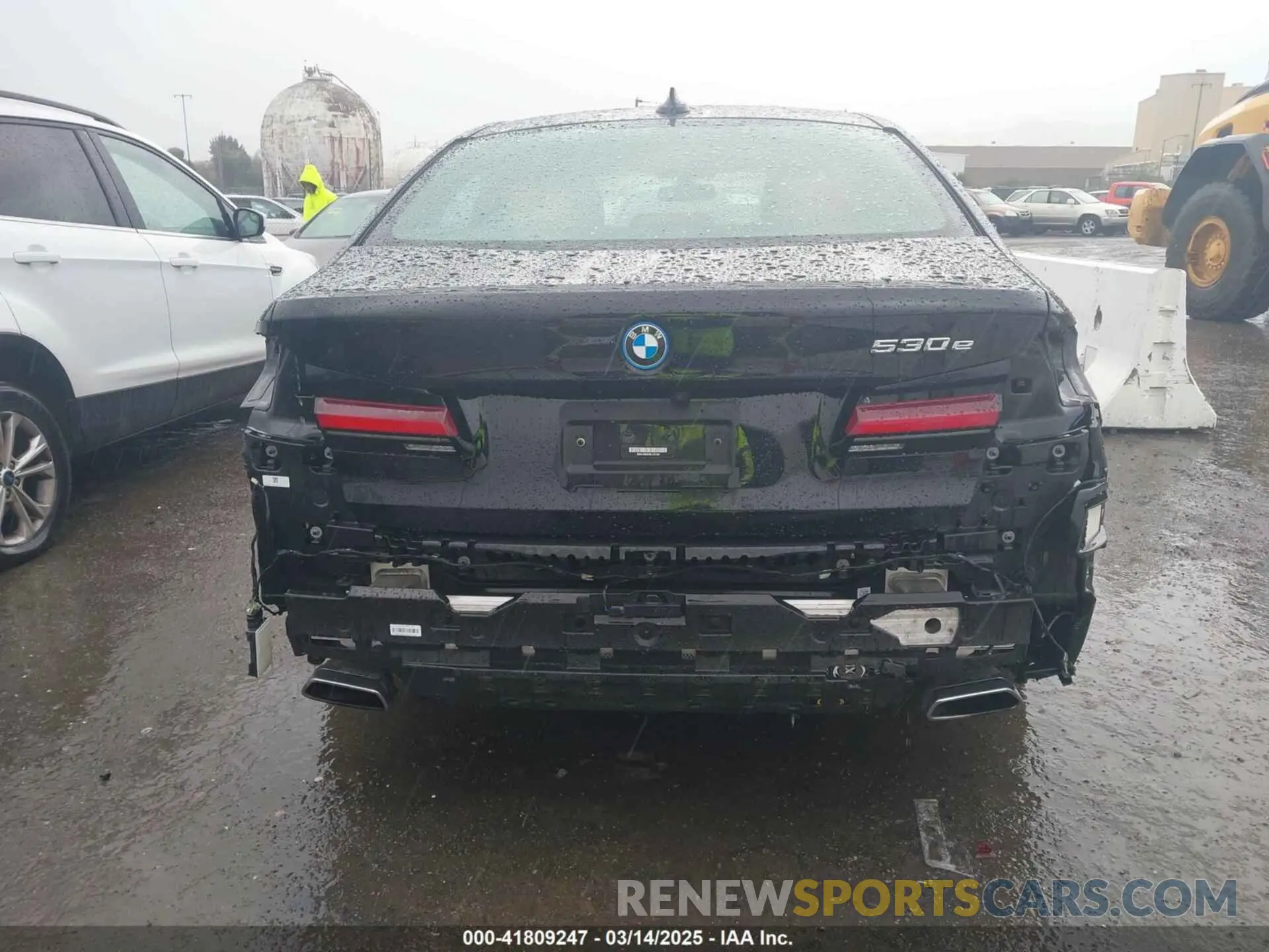 17 Photograph of a damaged car WBA13AG01NCJ72192 BMW 530E 2022