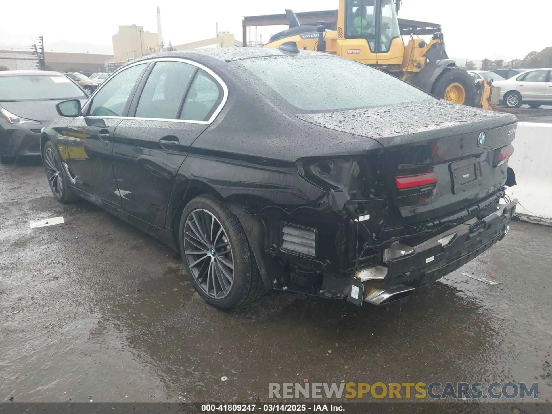 3 Photograph of a damaged car WBA13AG01NCJ72192 BMW 530E 2022