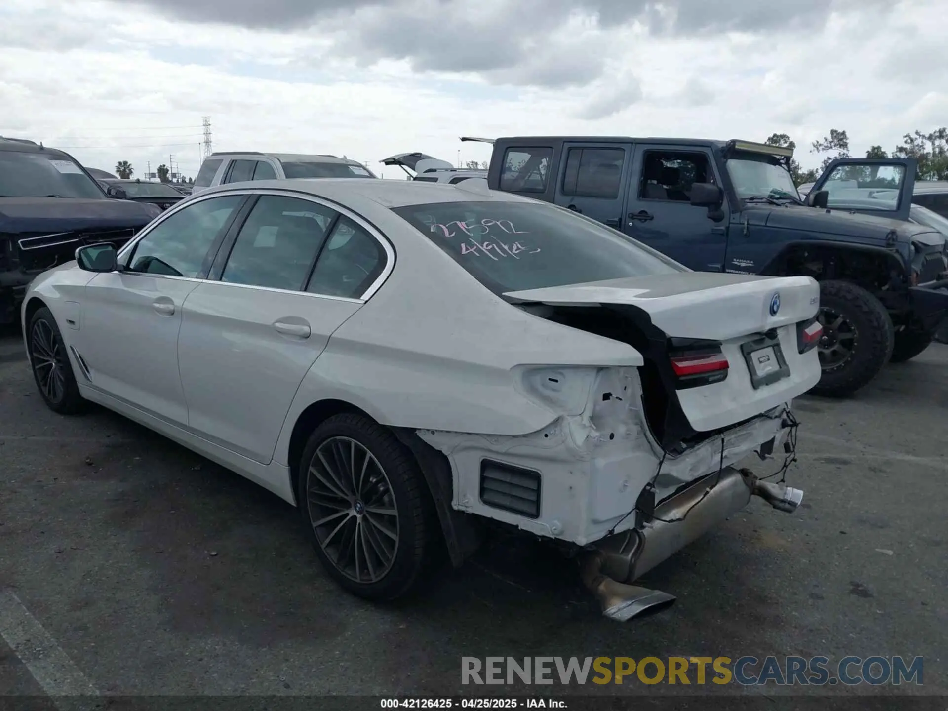 3 Photograph of a damaged car WBA13AG07NCJ53016 BMW 530E 2022